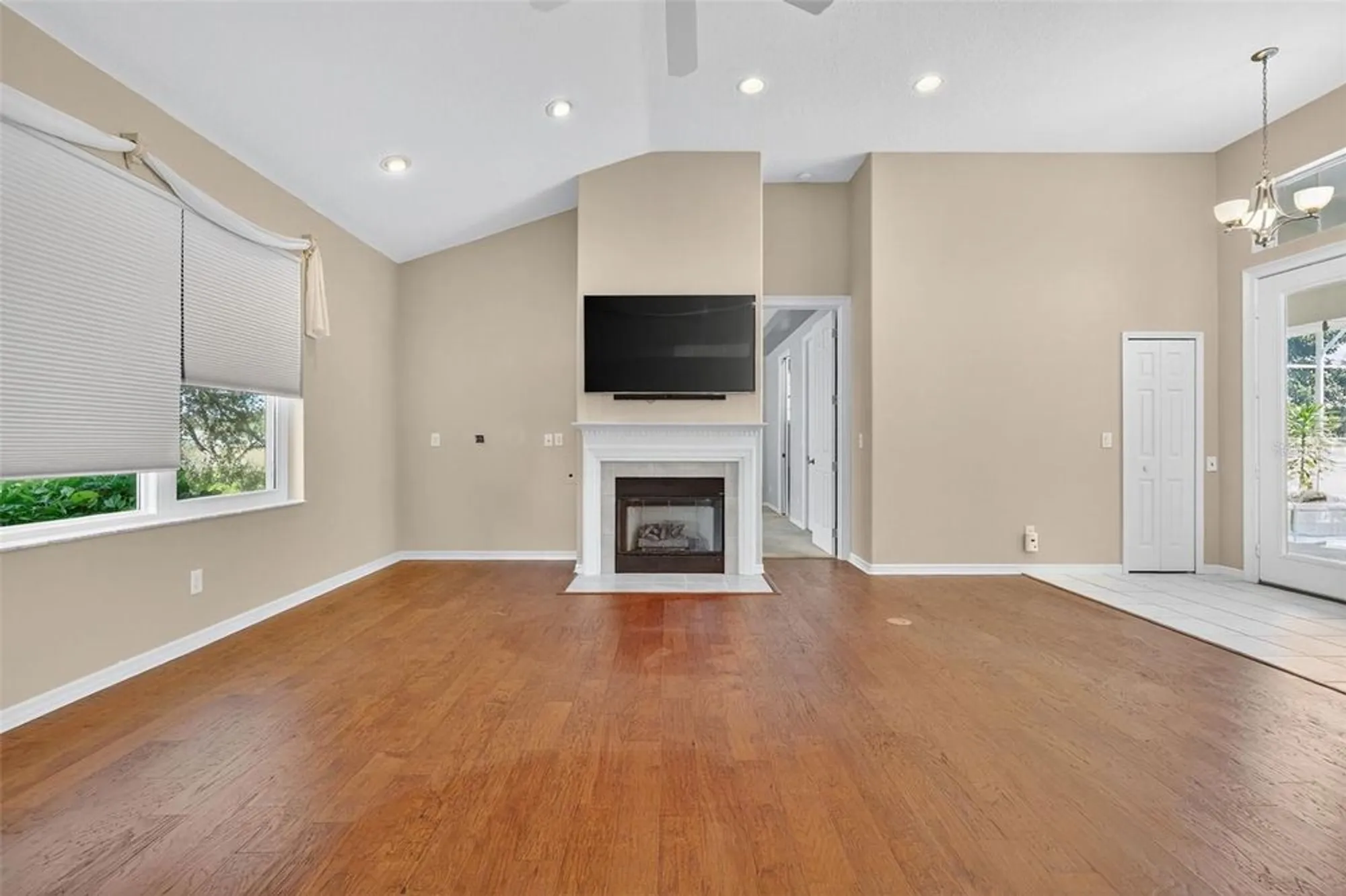 Property Slideshow image 12 of 66 | 21607 regency park ln, Leesburg, FL, 34748