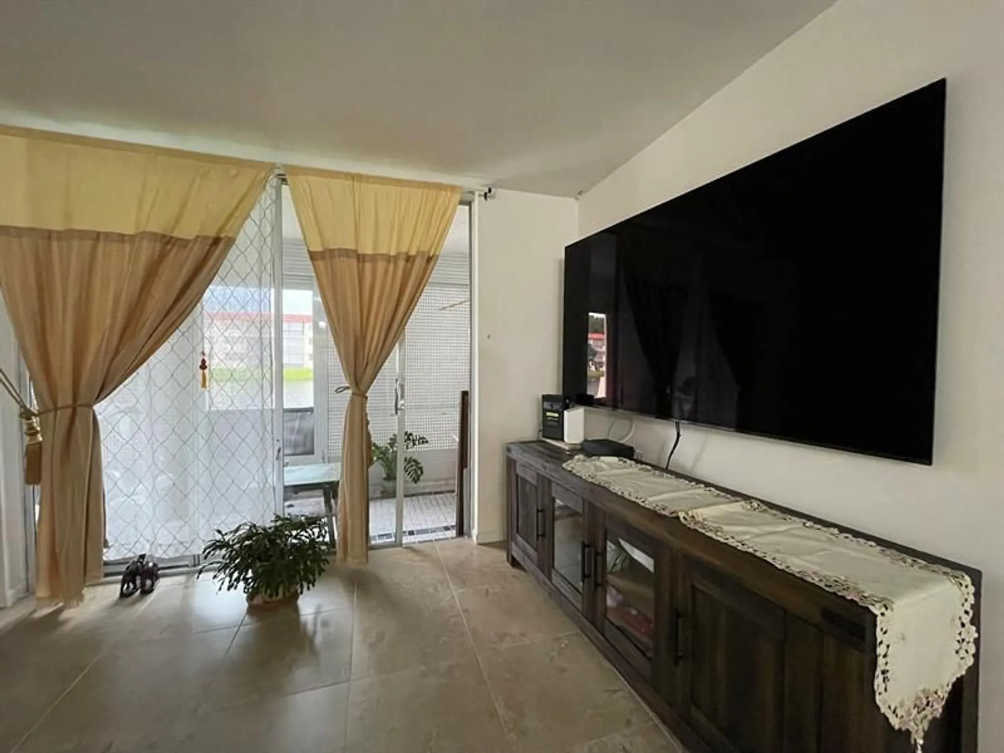Property Slideshow image 12 of 99 | 361 s hollybrook dr 103, Pembroke Pines, FL, 33025