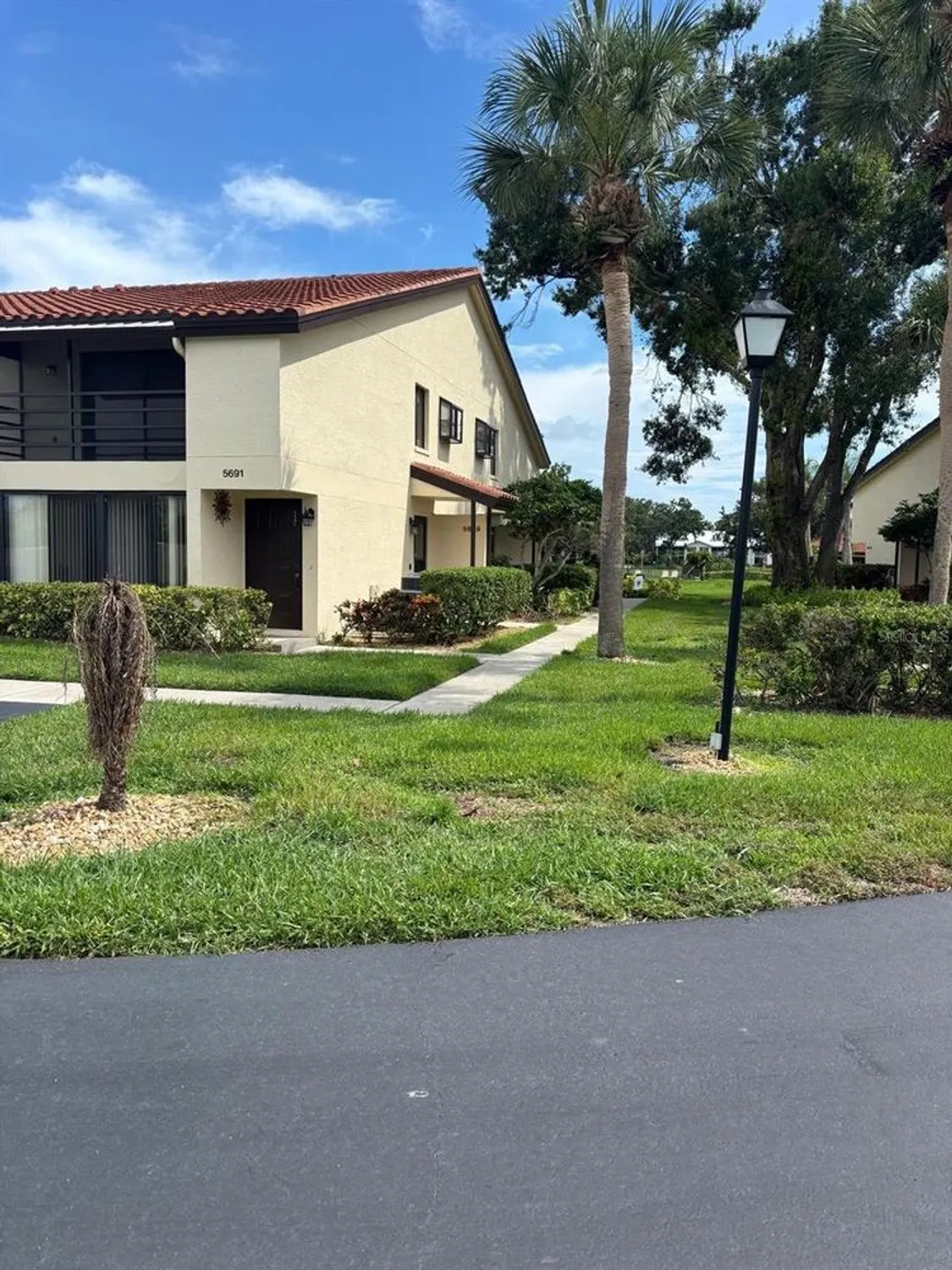 Property Slideshow image 1 of 24 | 5689 gardens dr, Sarasota, FL, 34243