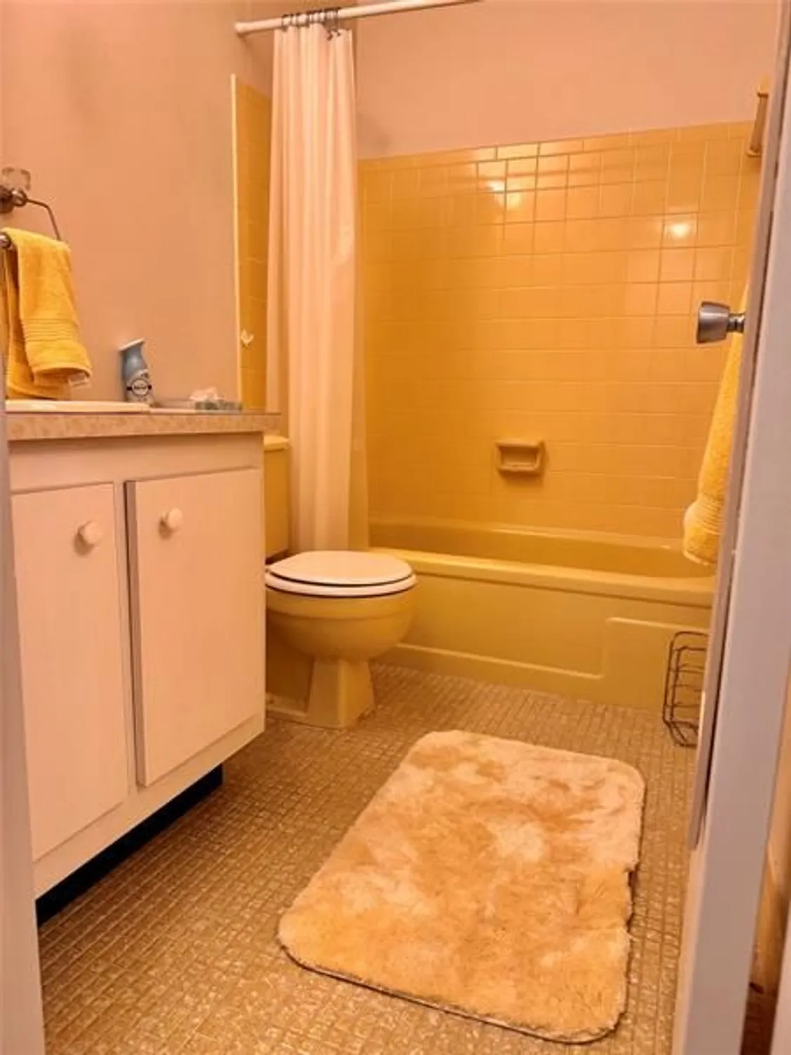 Property Slideshow image 13 of 14 | 7708 margate blvd c6-6, Margate, FL, 33063
