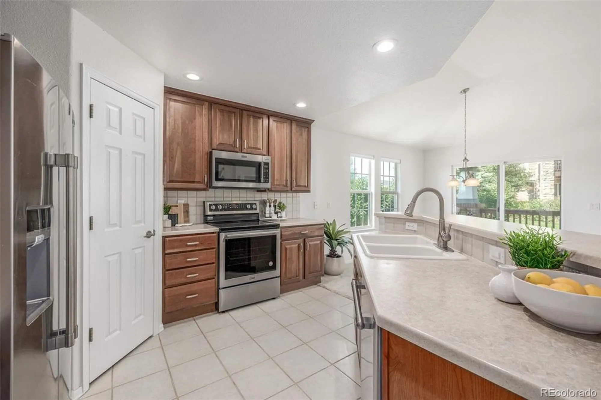 Property Slideshow image 12 of 46 | 8267 s sicily ct, Aurora, CO, 80016