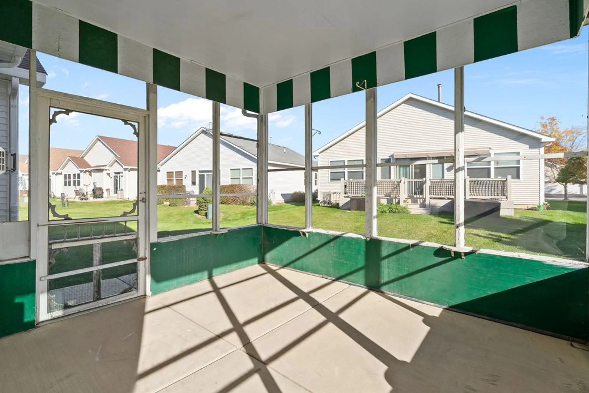 Property Slideshow image 11 of 34 | 721 s wellston ln, Romeoville, IL, 60446