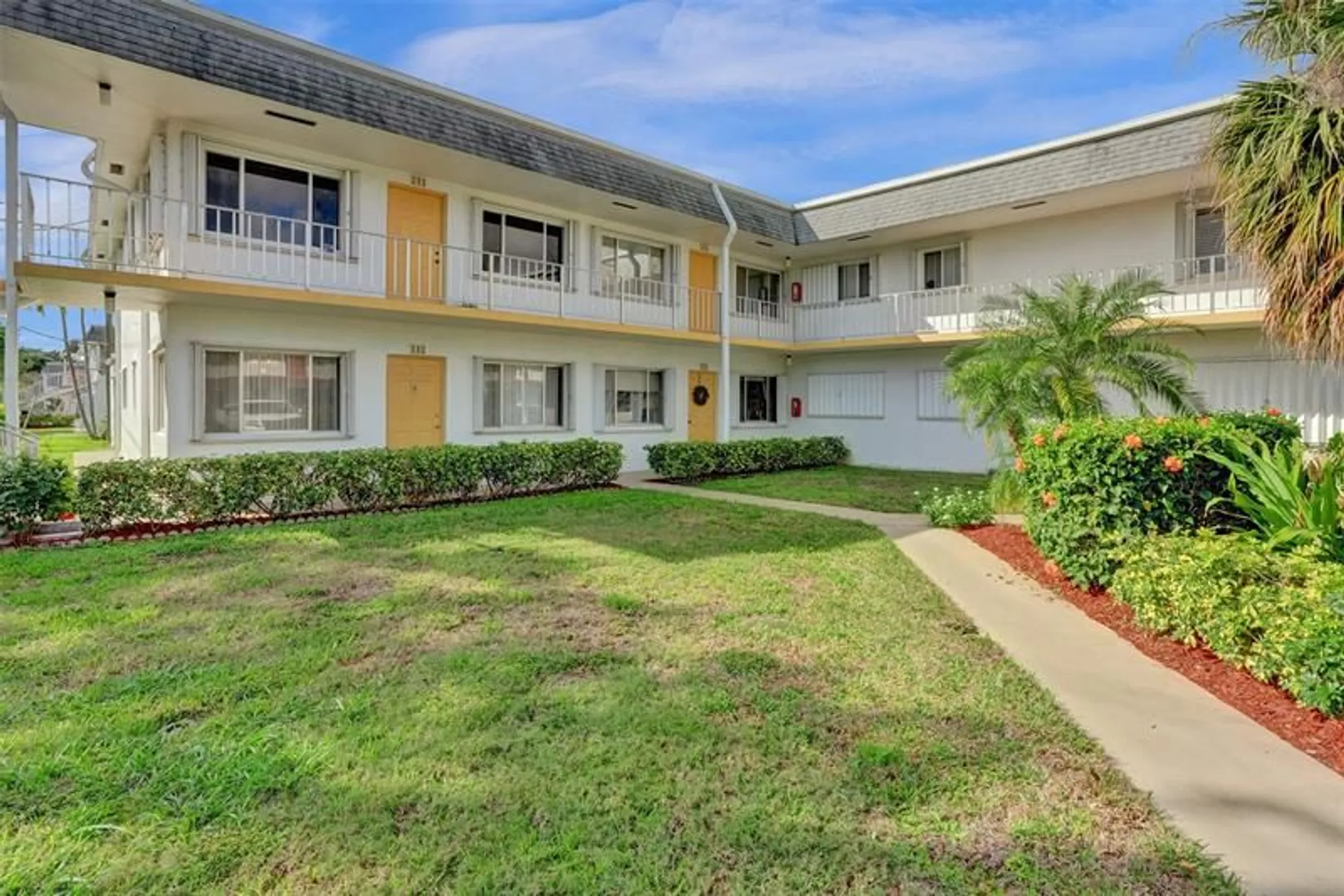 Property Slideshow image 34 of 48 | 3322 cynthia ln apt 112, Lake Worth Beach, FL, 33461