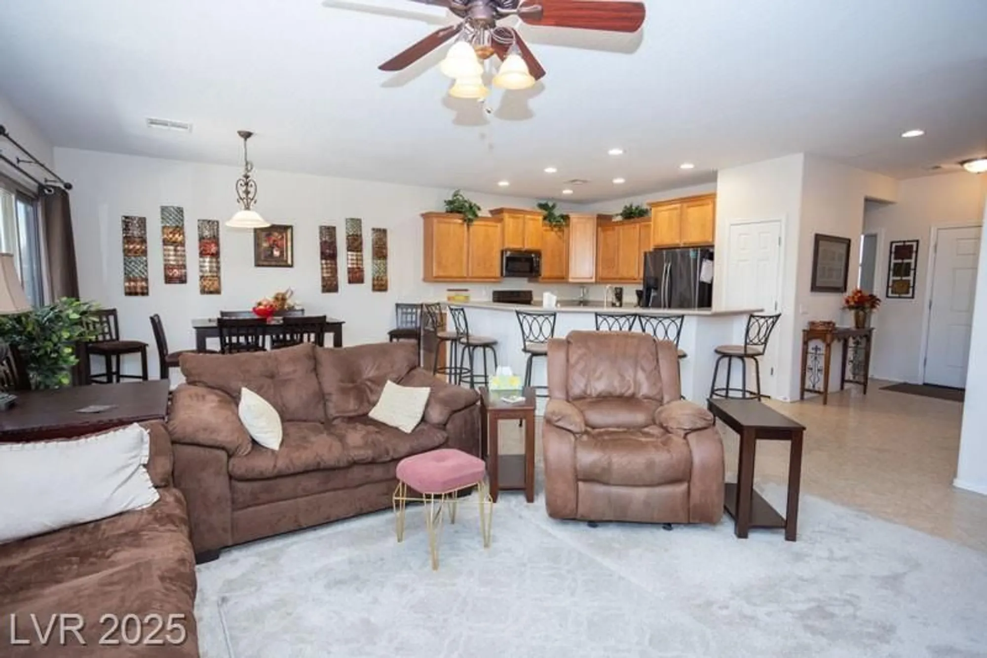 Property Slideshow image 13 of 43 | 5935 saddle horse ave, Las Vegas, NV, 89122