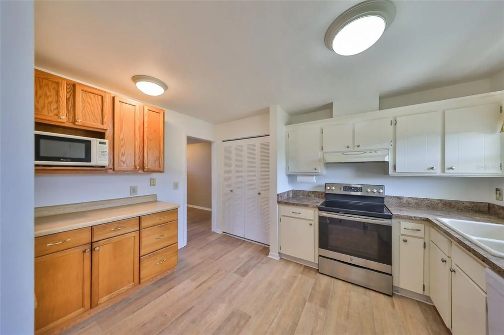 Property Slideshow image 12 of 30 | 1529 allegheny dr, Sun City Center, FL, 33573