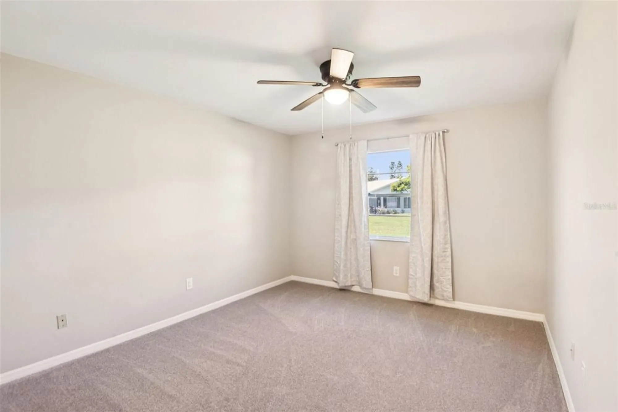 Property Slideshow image 16 of 63 | 2304 glenmore cir 327, Sun City Center, FL, 33573