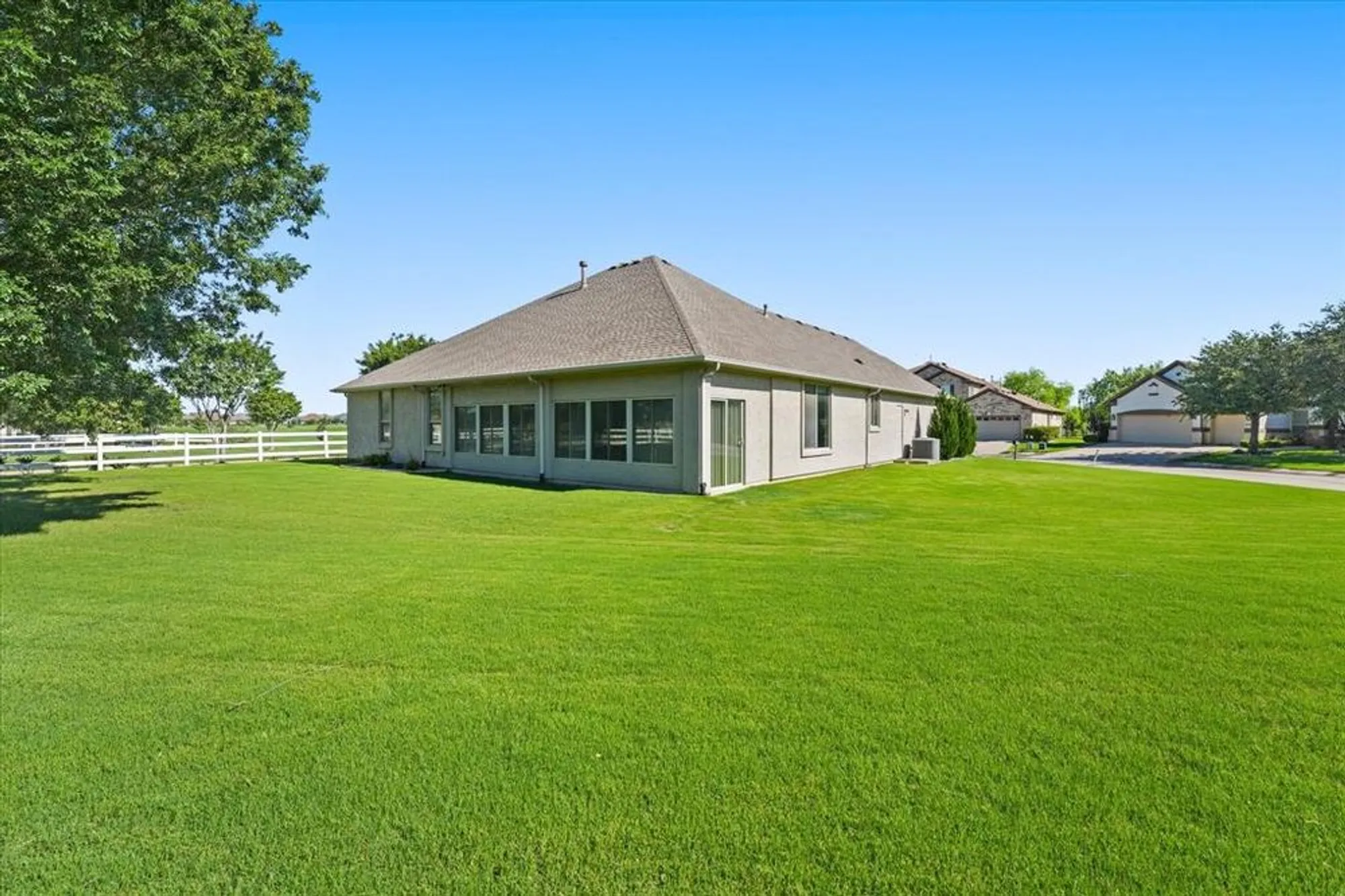 Property Slideshow image 30 of 40 | 8800 freeport dr, Denton, TX, 76207