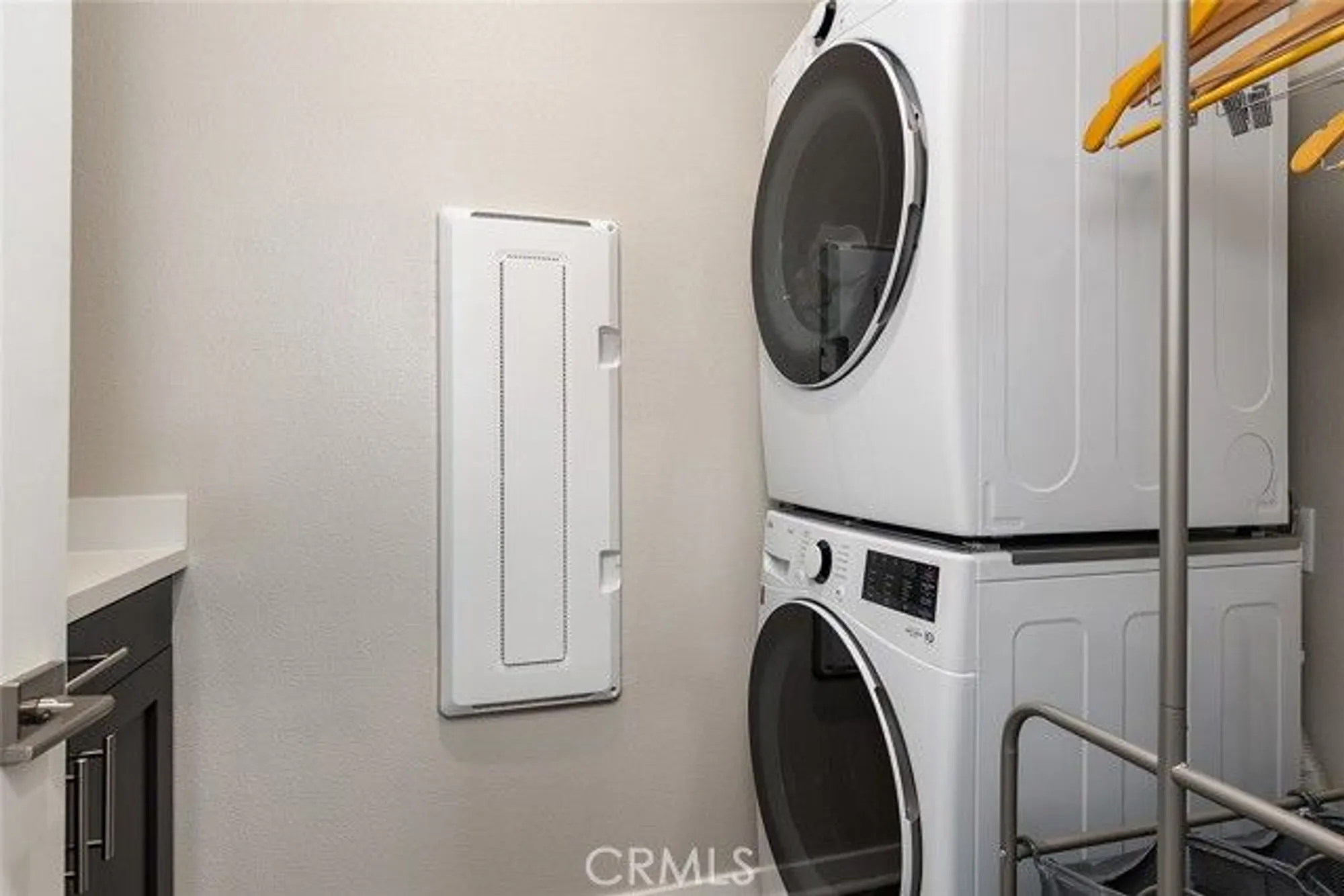 Property Slideshow image 17 of 43 | 25102 citron ln, Canyon Country, CA, 91387