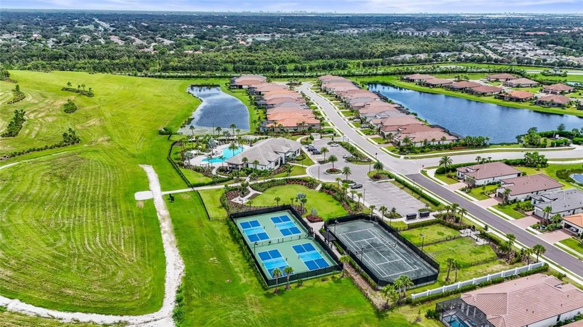 Property Slideshow image 57 of 84 | 6253 mesa gln, Bradenton, FL, 34203