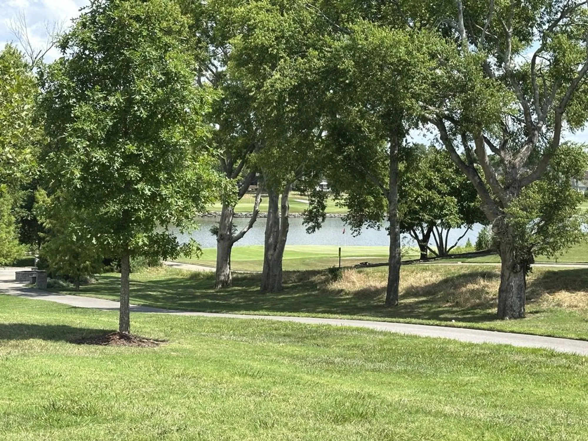 Property Slideshow image 42 of 71 | 240 glennister ct, Gallatin, TN, 37066