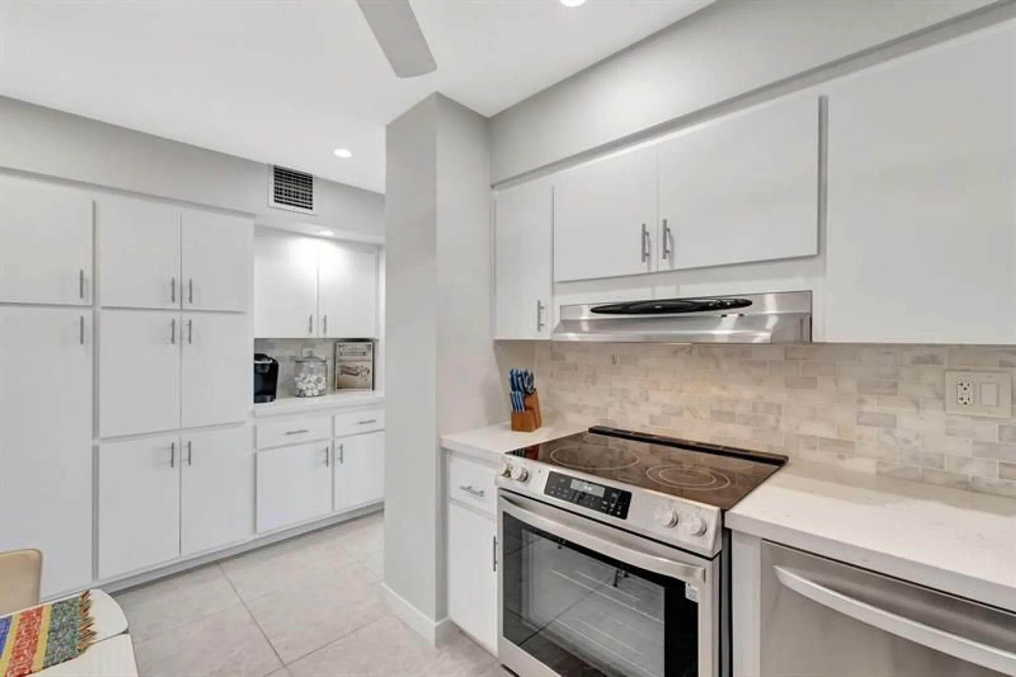 Property Slideshow image 25 of 45 | 3200 ne 36th st 1721, Fort Lauderdale, FL, 33308