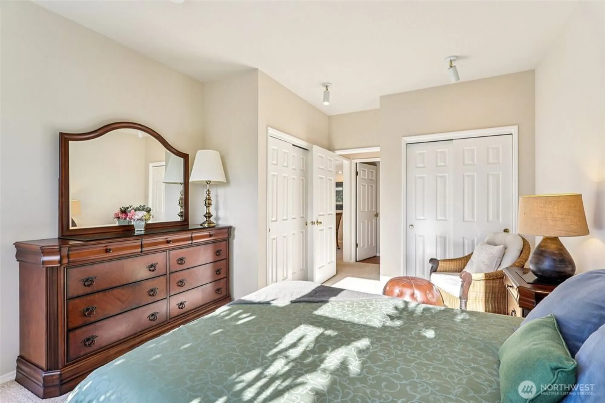 Property Slideshow image 24 of 40 | 4222 221st pl se # 1081, Issaquah, WA, 98029
