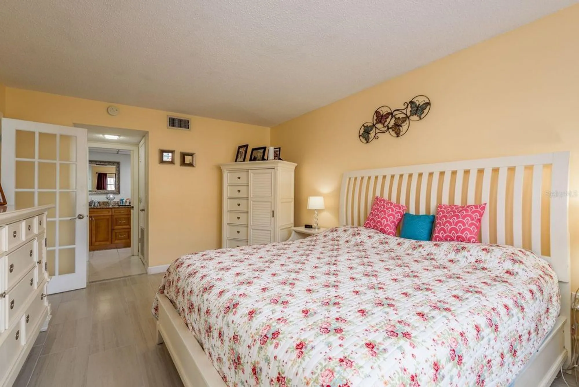 Property Slideshow image 16 of 32 | 19029 us highway 19 n apt 6-7, Clearwater, FL, 33764