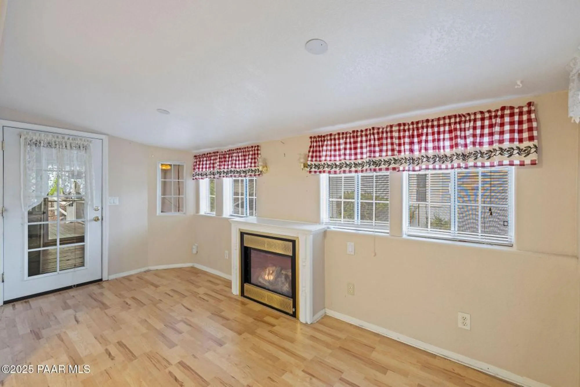 Property Slideshow image 6 of 36 | 944 n mountain hollow ct, Prescott, AZ, 86301