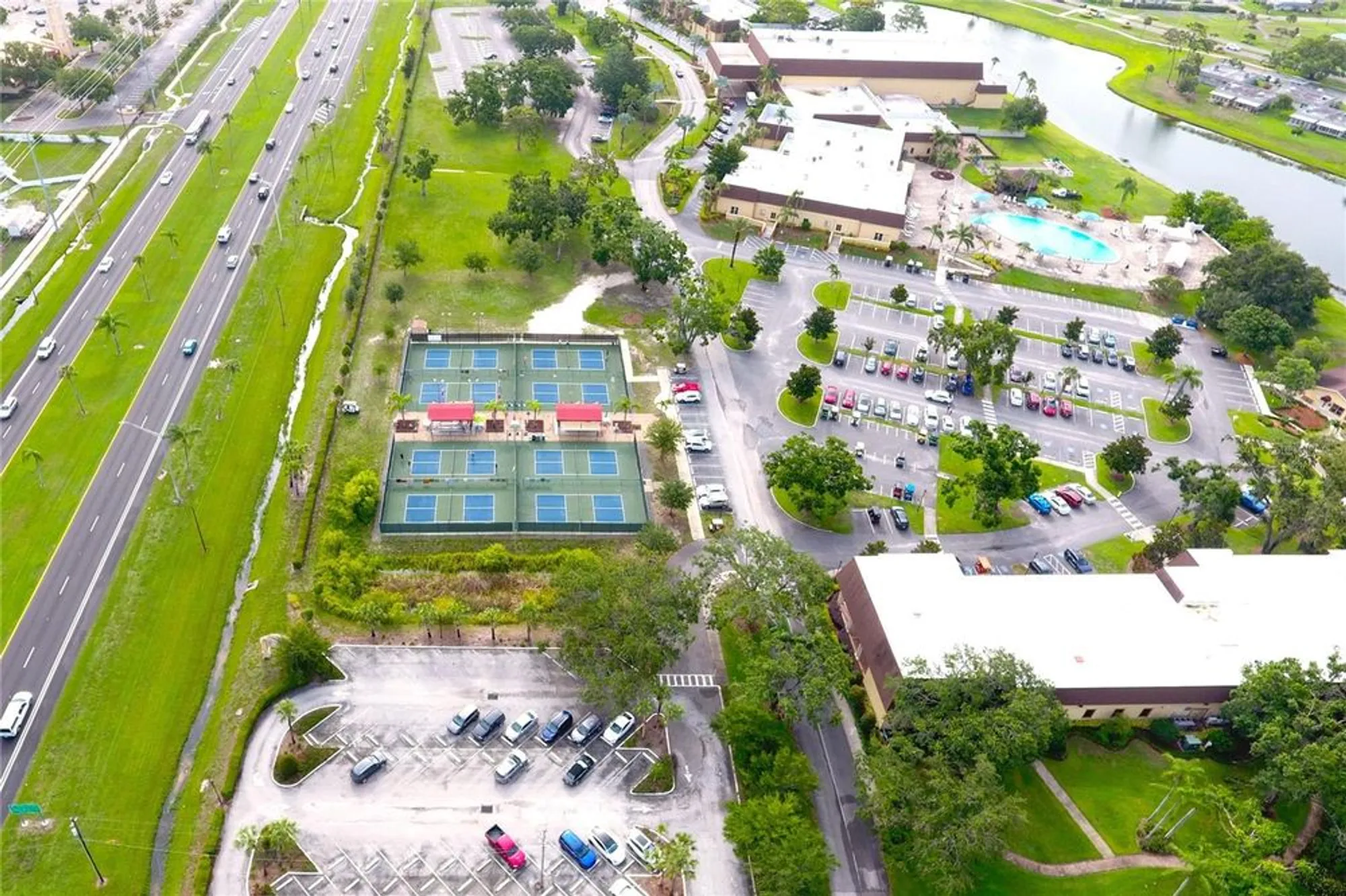 Property Slideshow image 36 of 40 | 101 cambridge trl apt 194, Sun City Center, FL, 33573