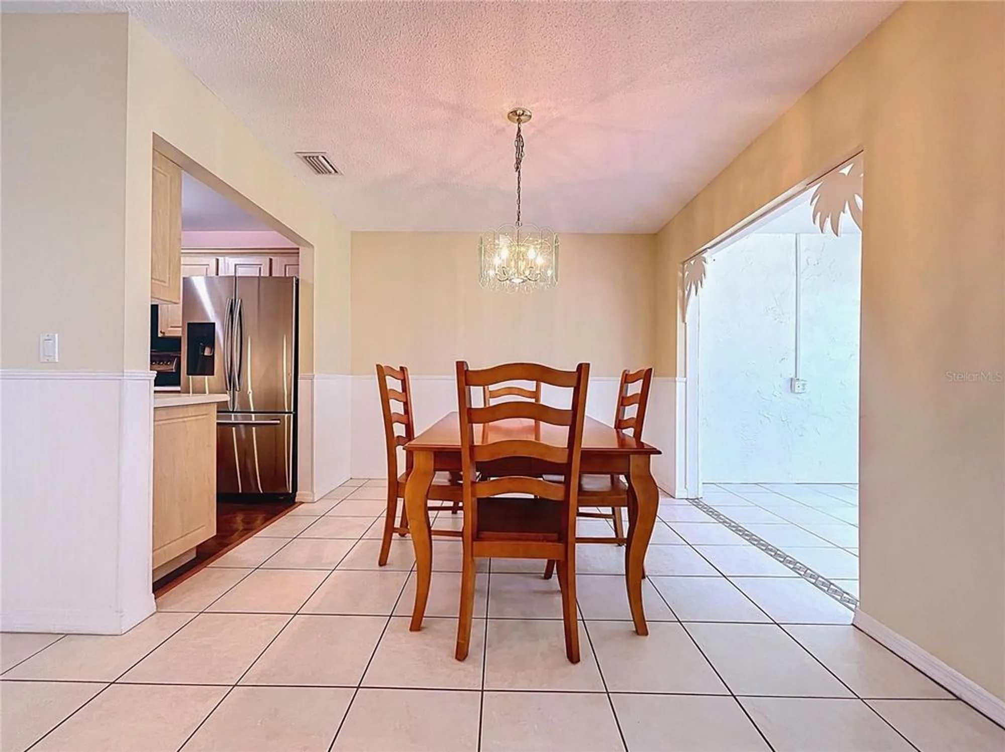 Property Slideshow image 11 of 67 | 505 foxglove cir b, Sun City Center, FL, 33573