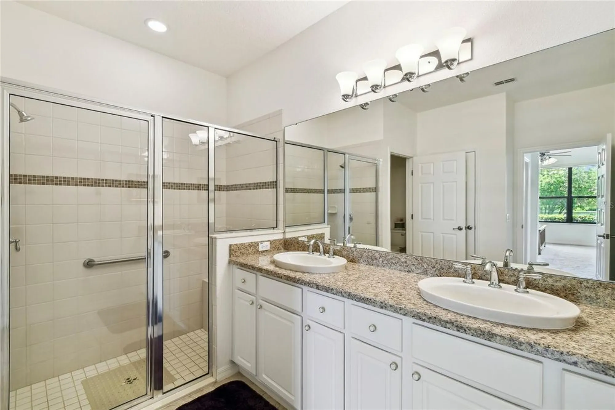 Property Slideshow image 24 of 63 | 3390 fallbrook dr, Kissimmee, FL, 34759