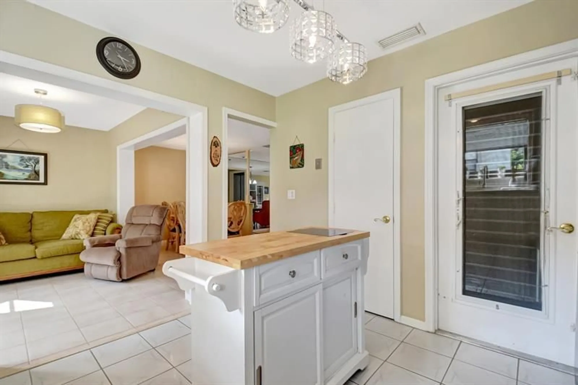 Property Slideshow image 26 of 66 | 9800 pecan tree dr b, Boynton Beach, FL, 33436