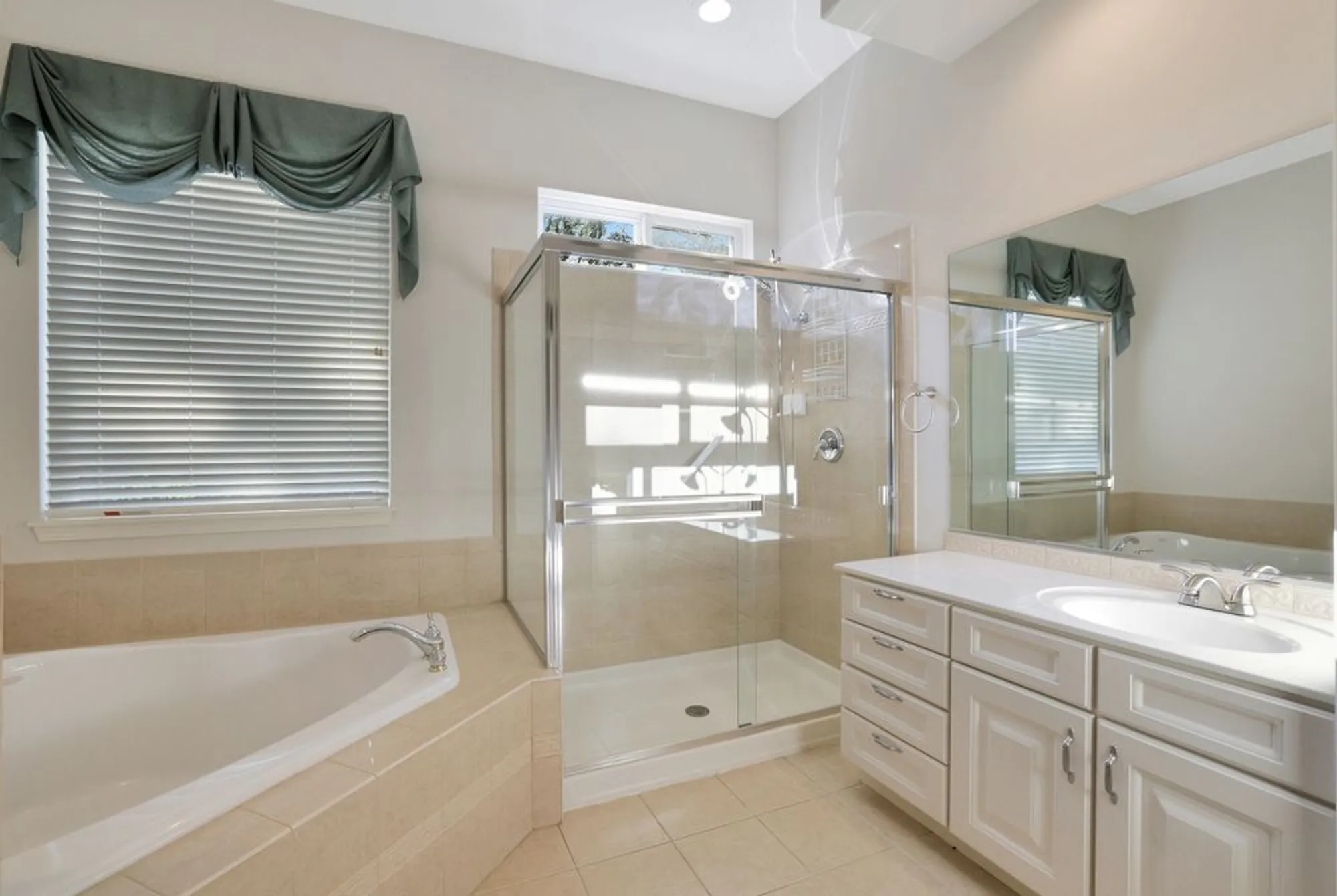 Property Slideshow image 19 of 36 | 12617 mulberry ct, Huntley, IL, 60142