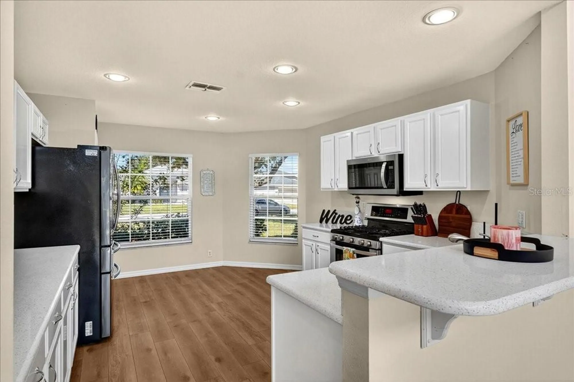 Property Slideshow image 8 of 50 | 4048 windchime ln, Lakeland, FL, 33811