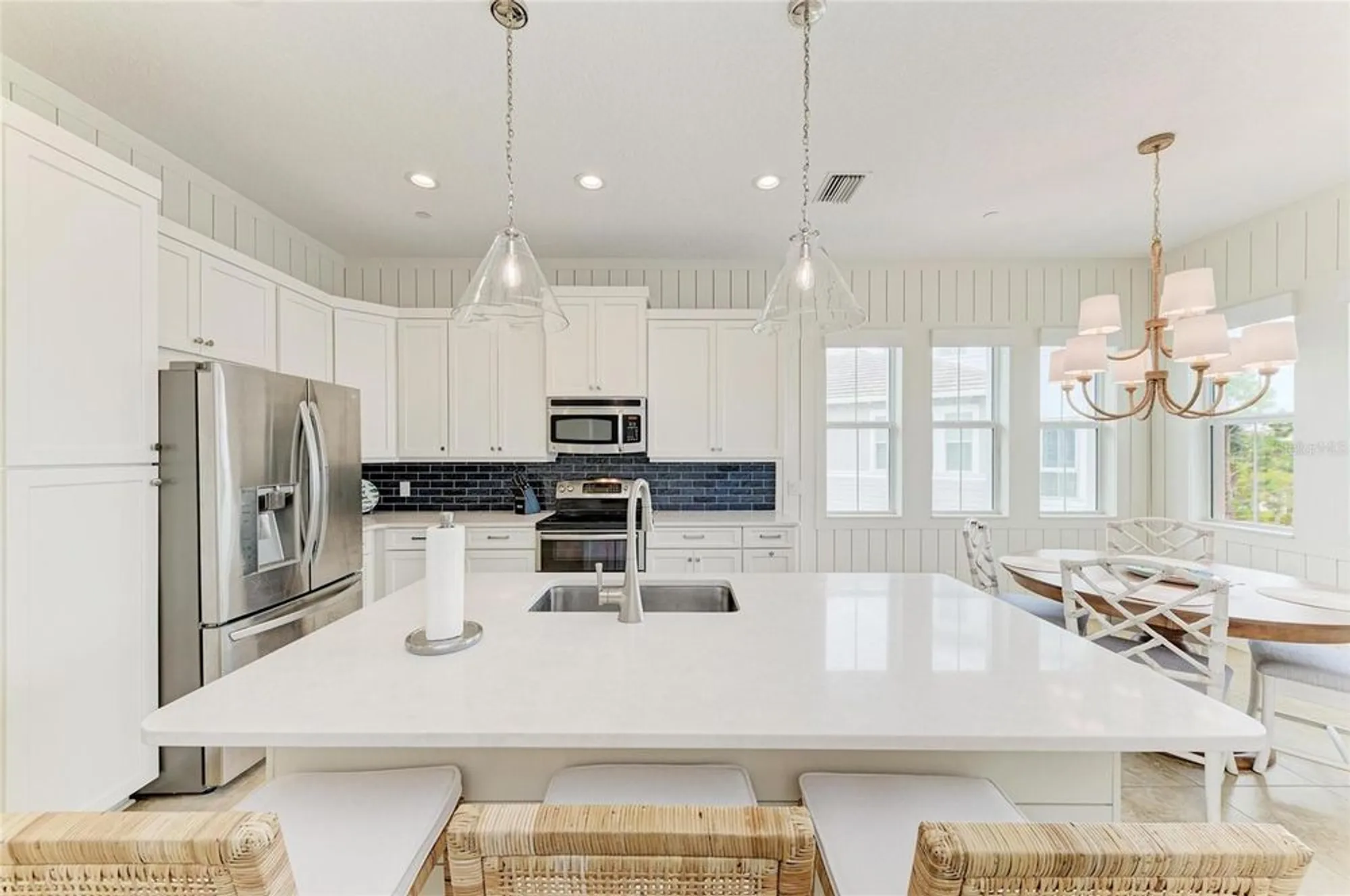 Property Slideshow image 15 of 100 | 258 sapphire lake dr unit 202, Bradenton, FL, 34209