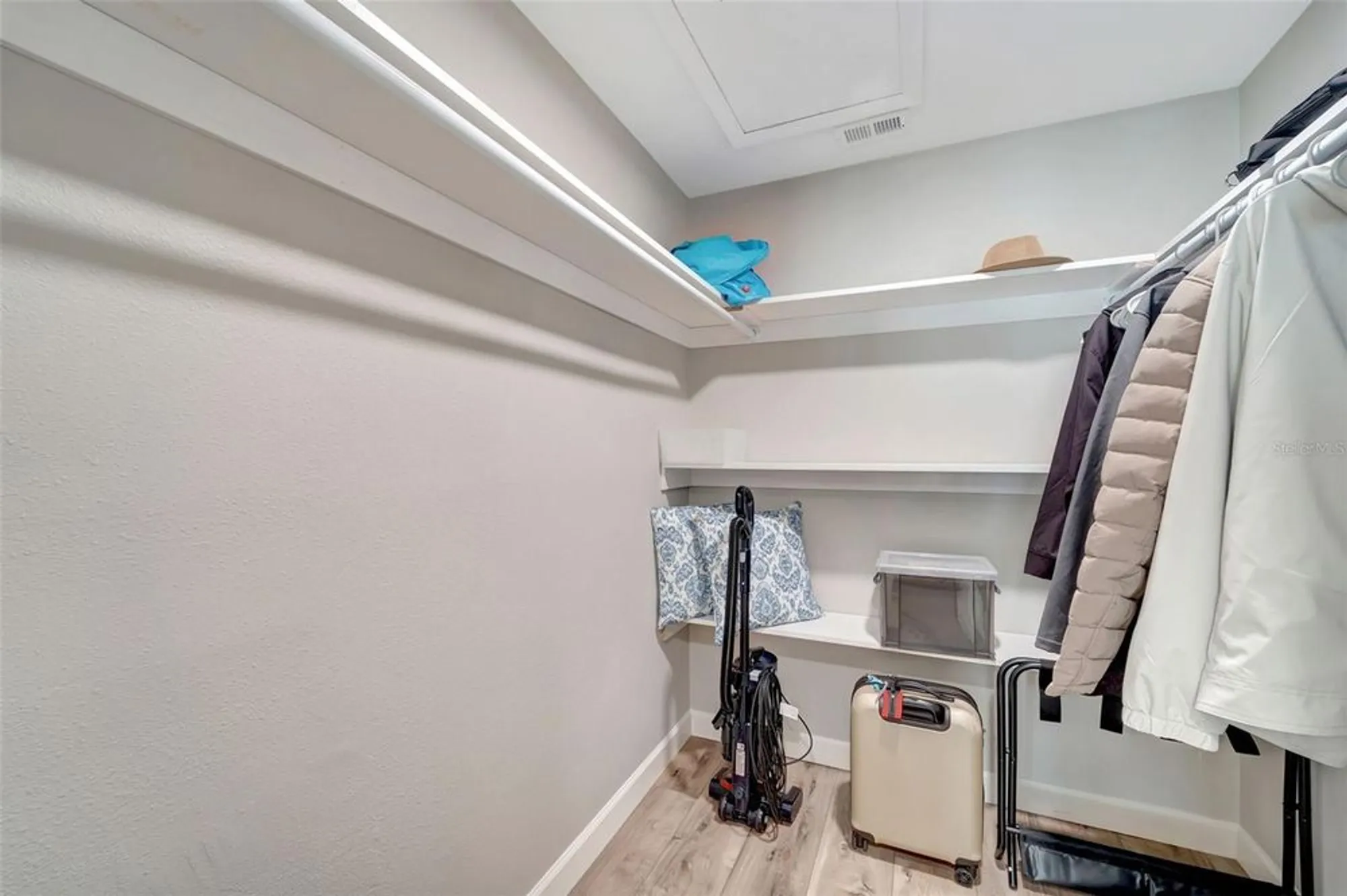 Property Slideshow image 21 of 36 | 3546 auburn ct 240, Sarasota, FL, 34231