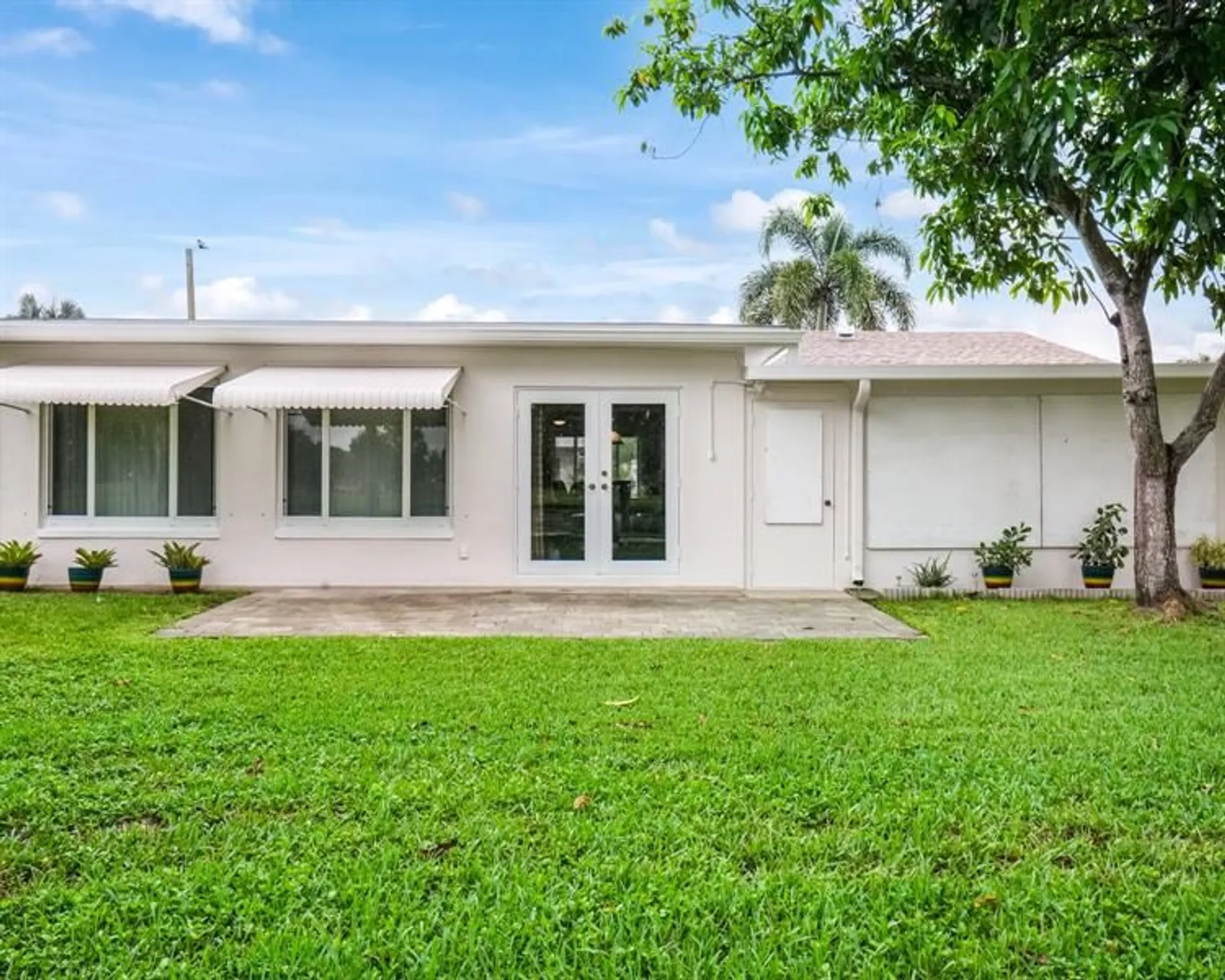 Property Slideshow image 14 of 42 | 4513 nw 43rd ter, Tamarac, FL, 33319