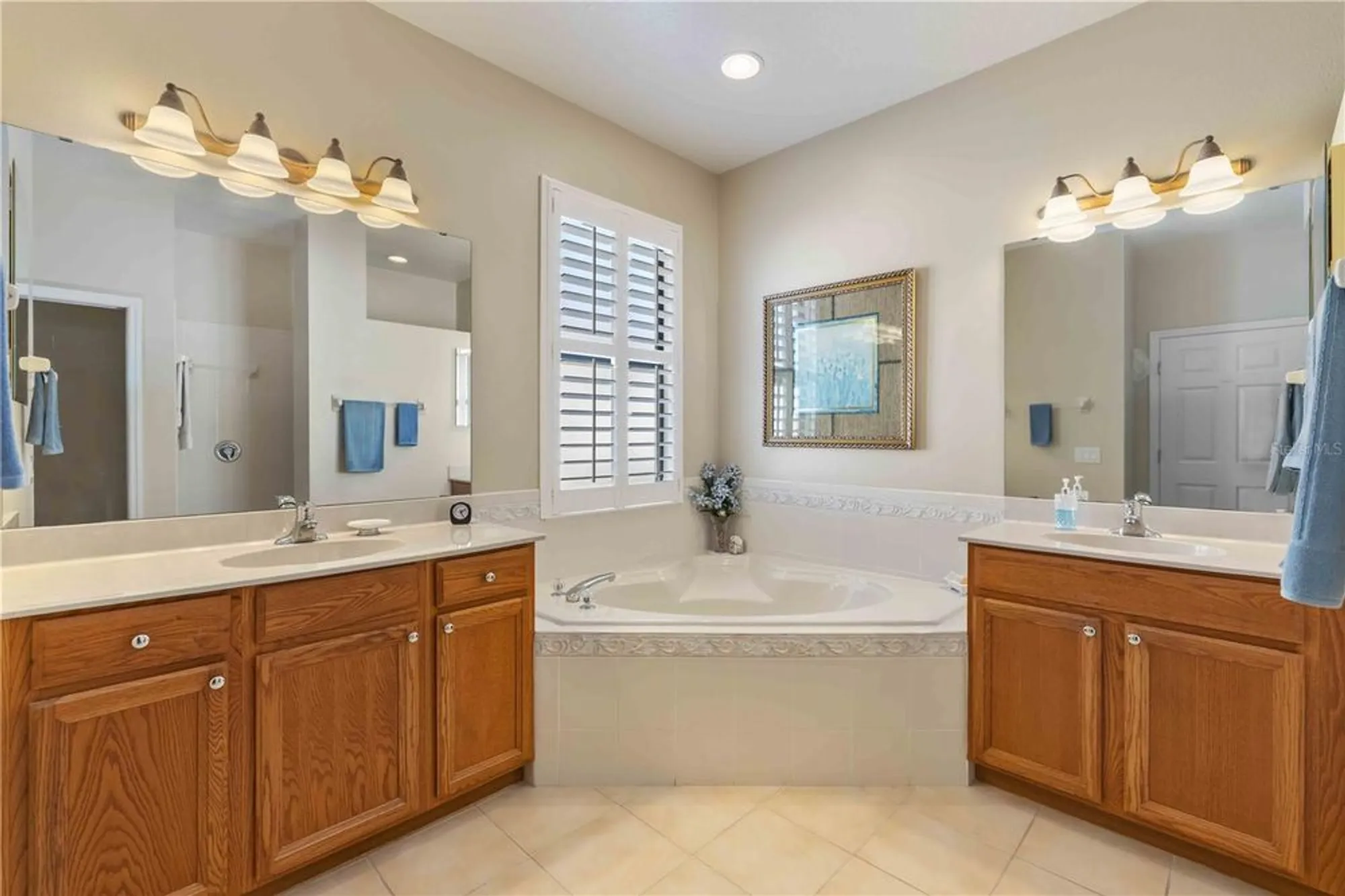 Property Slideshow image 8 of 100 | 4031 bowen falls pl, Sarasota, FL, 34243