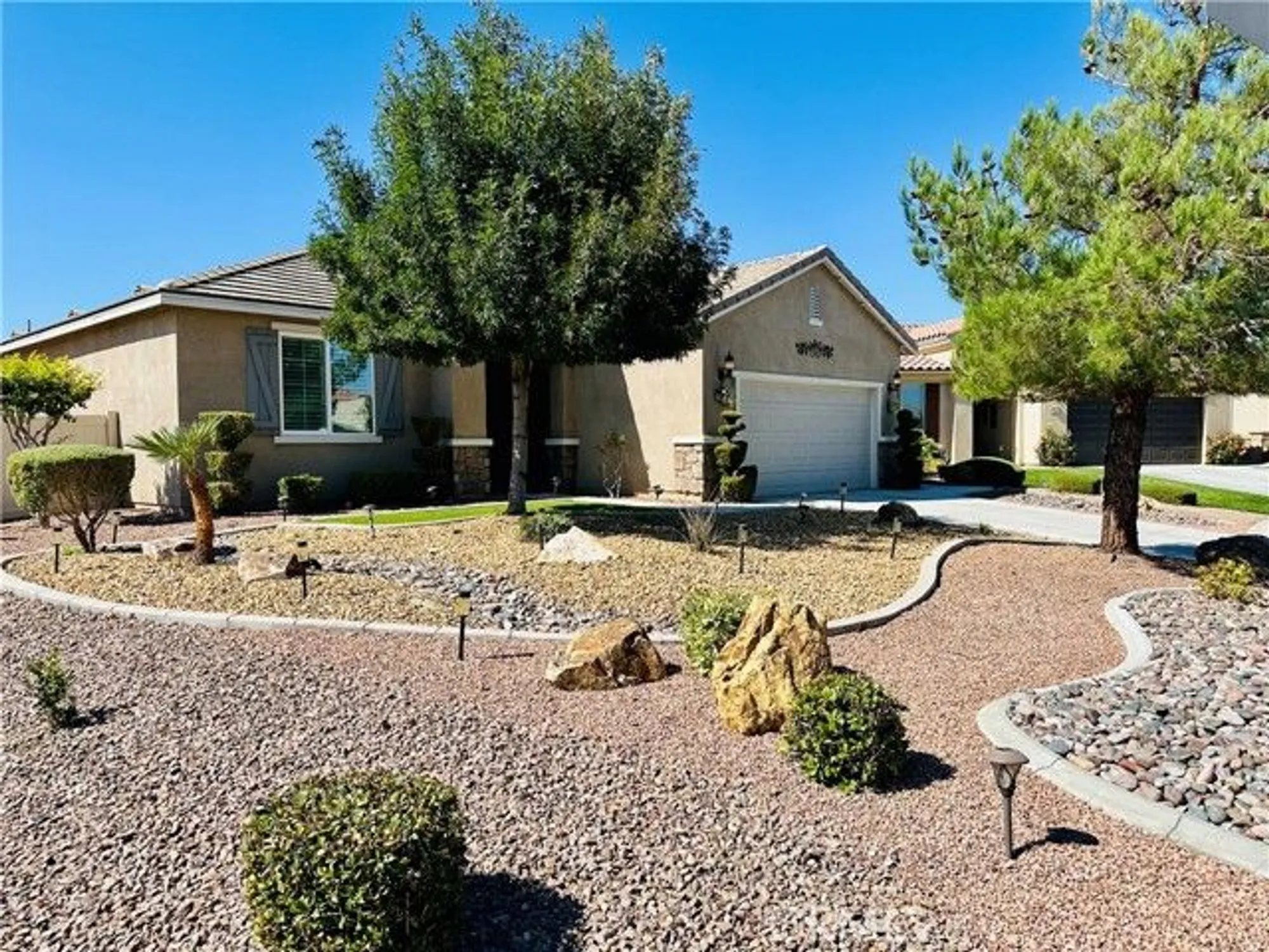 Property Slideshow image 28 of 30 | 19369 glaslyn ct, Apple Valley, CA, 92308