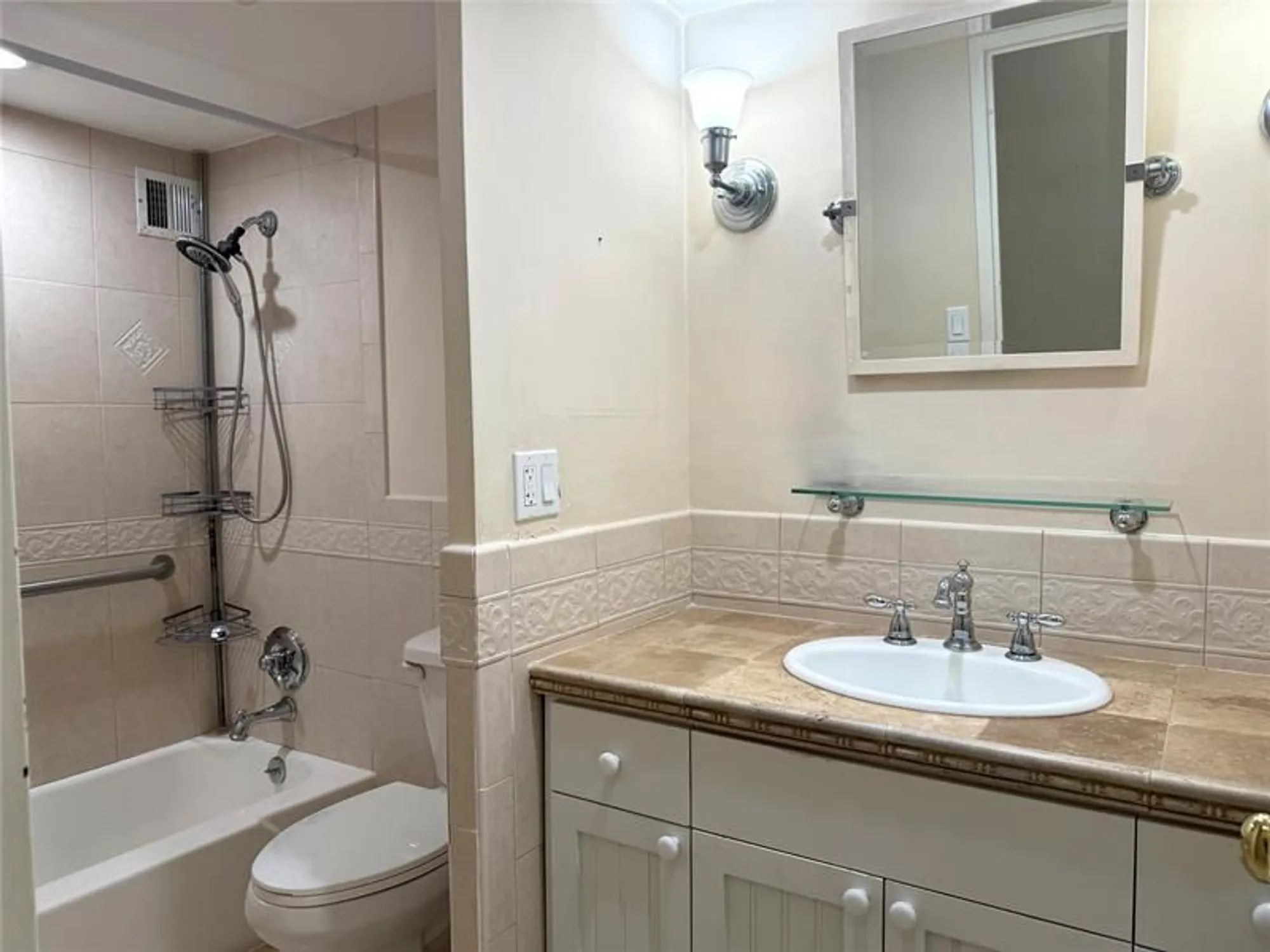 Property Slideshow image 9 of 12 | 3900 n ocean dr gc, Fort Lauderdale, FL, 33308