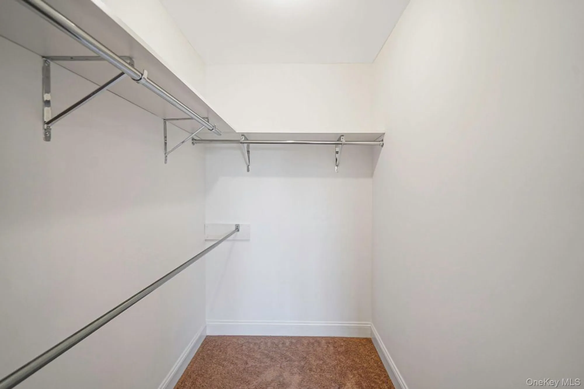 Property Slideshow image 18 of 29 | 1126 savoy dr, Melville, NY, 11747