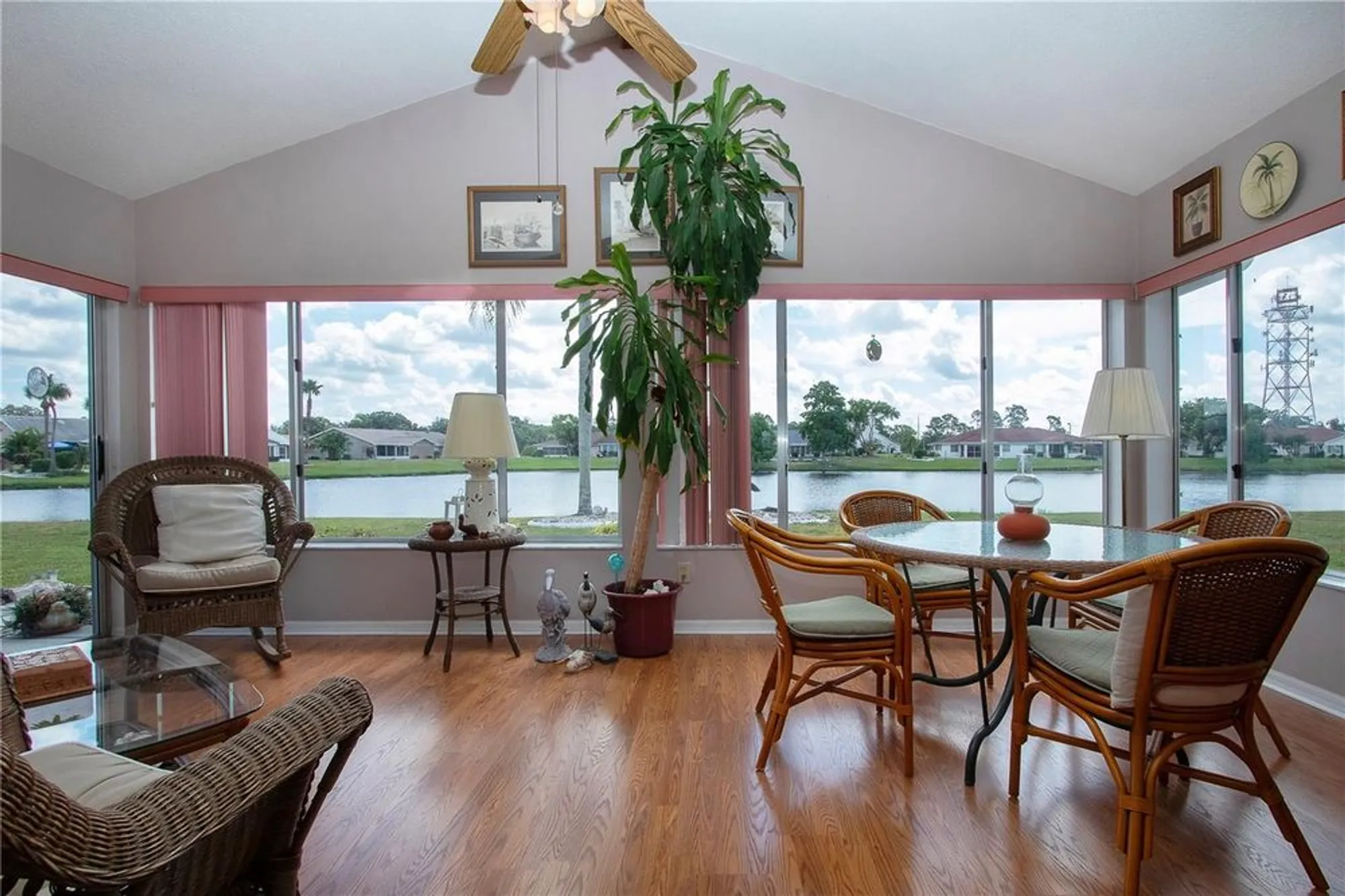 Property Slideshow image 13 of 49 | 1201 bluewater dr, Sun City Center, FL, 33573