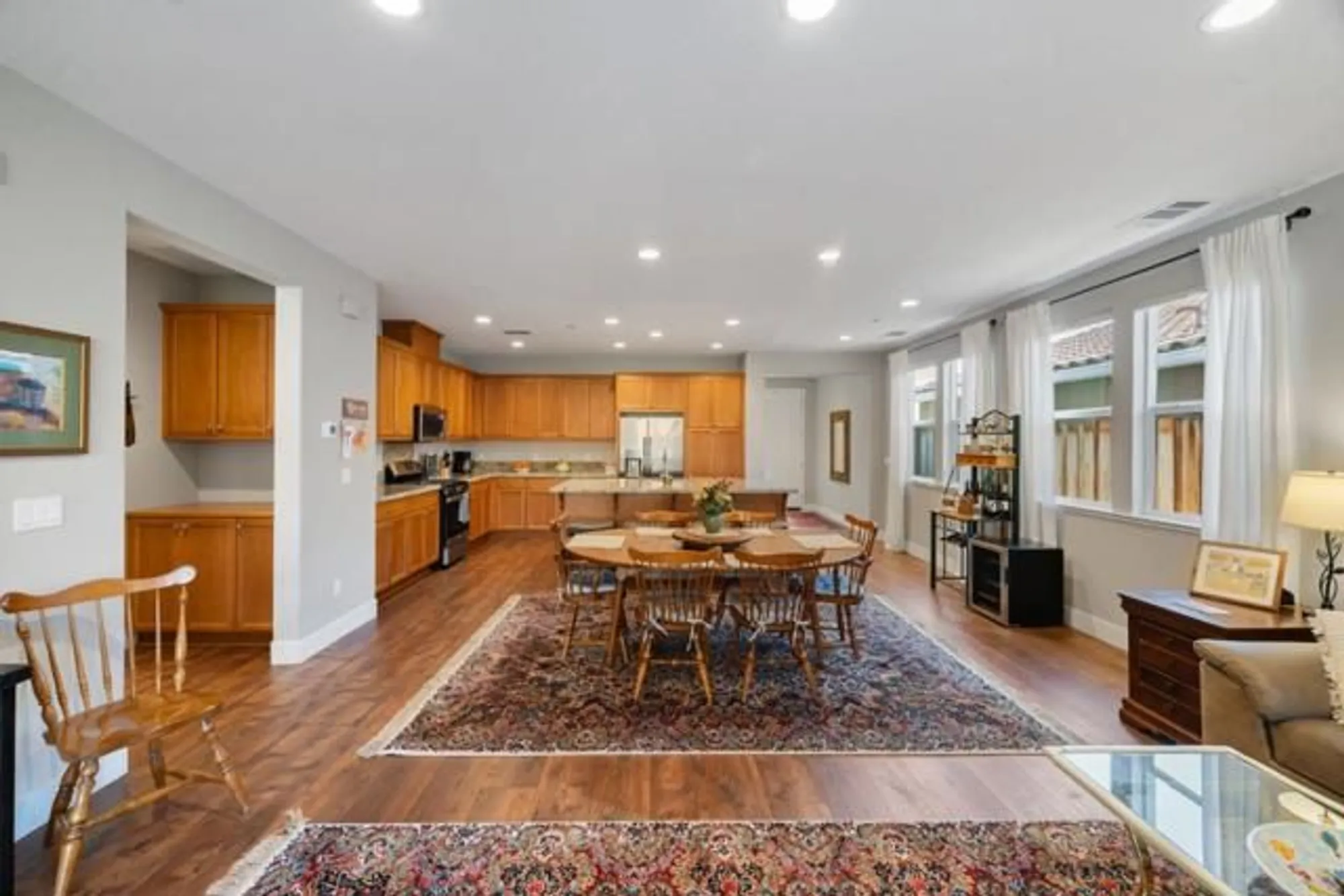 Property Slideshow image 28 of 63 | 1110 mcclellan st, Hollister, CA, 95023