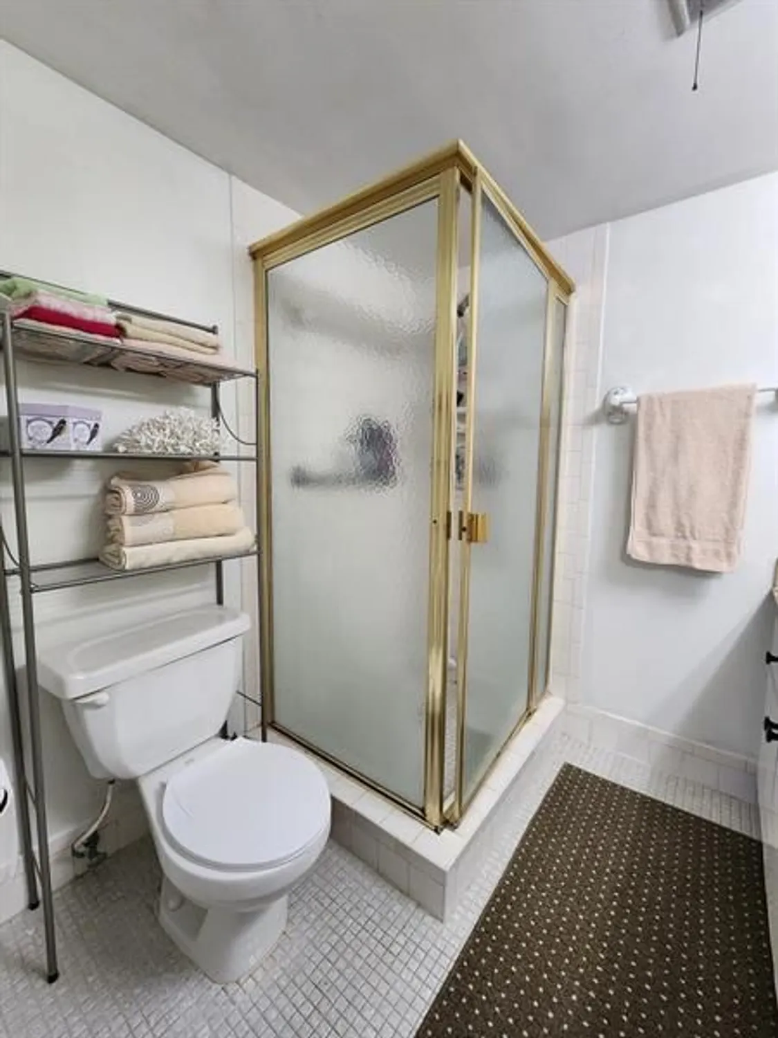Property Slideshow image 12 of 14 | 5851 nw 62nd ave 101, Tamarac, FL, 33319