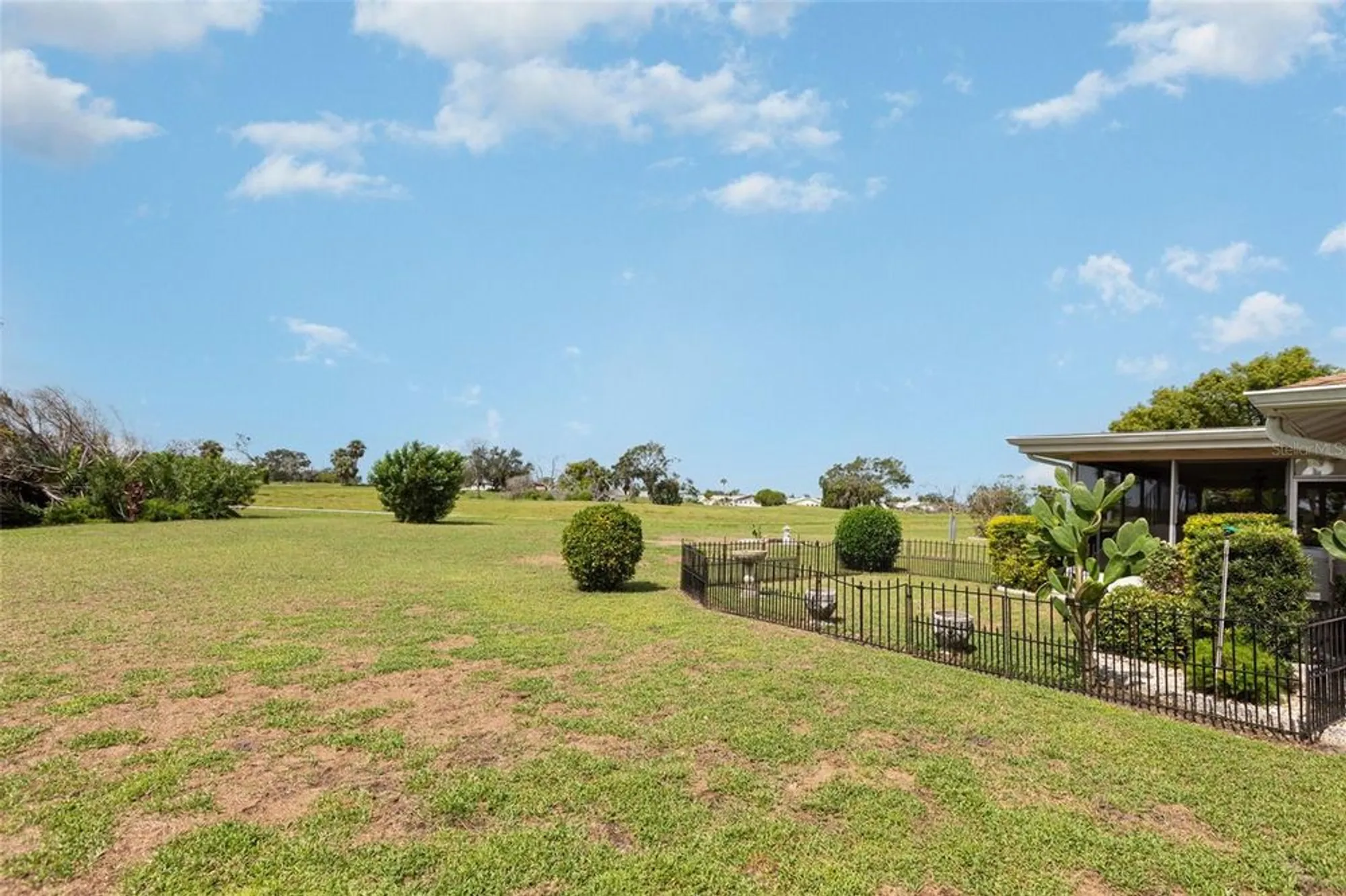 Property Slideshow image 35 of 48 | 305 cranston pl, Sun City Center, FL, 33573