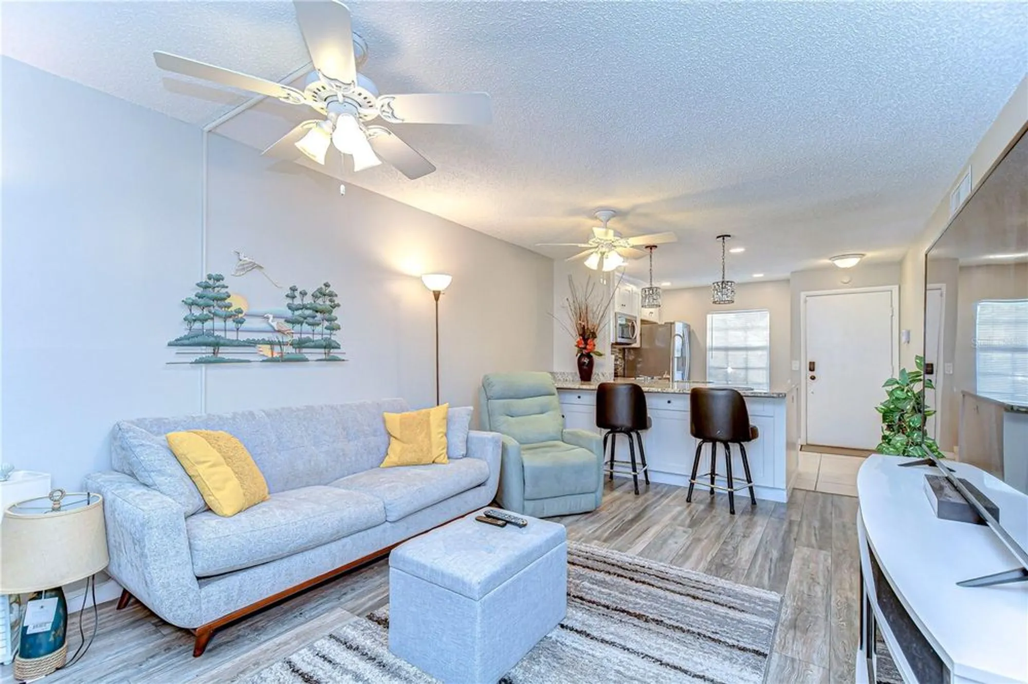 Property Slideshow image 10 of 35 | 13870 oakwood ln # 13870, Seminole, FL, 33776