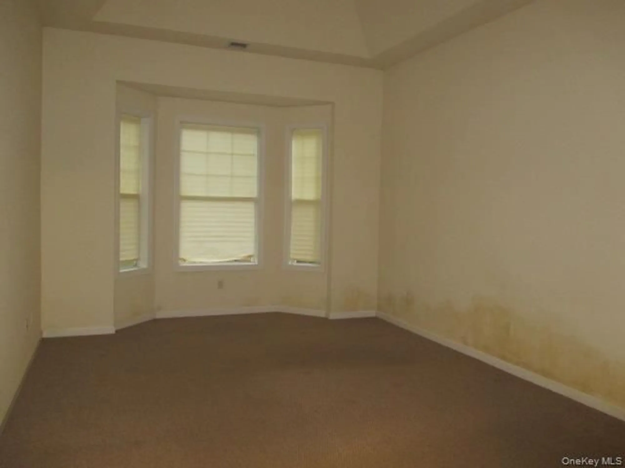 Property Slideshow image 11 of 20 | 177 melody ct, Eastport, NY, 11941