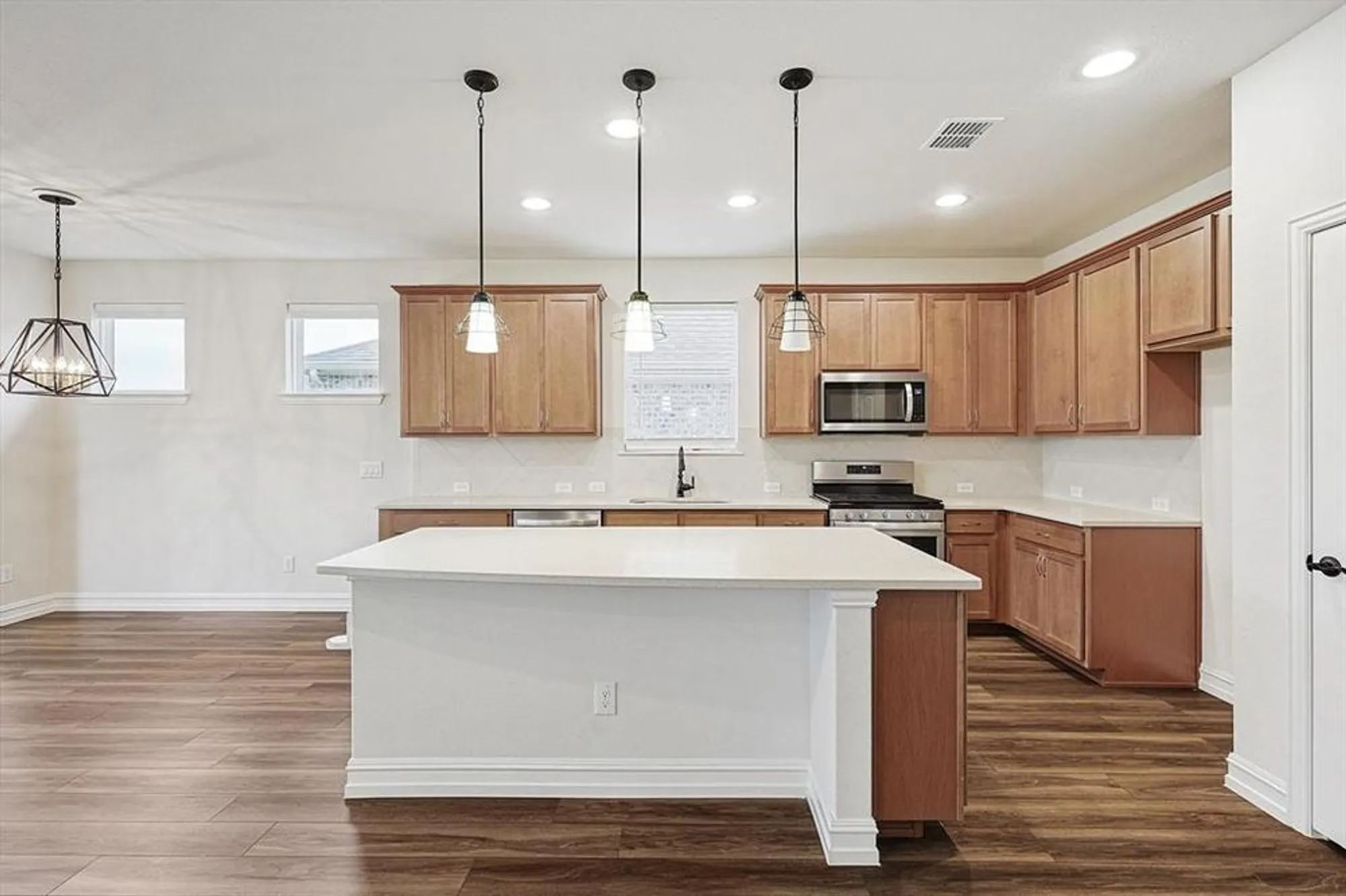 Property Slideshow image 10 of 33 | 948 memorial dr, Aubrey, TX, 76227