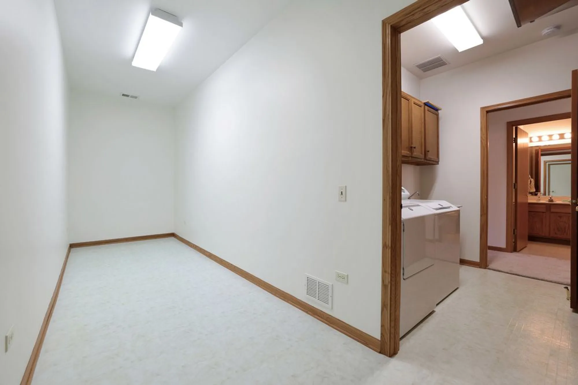 Property Slideshow image 23 of 43 | 12250 songbird ln, Huntley, IL, 60142