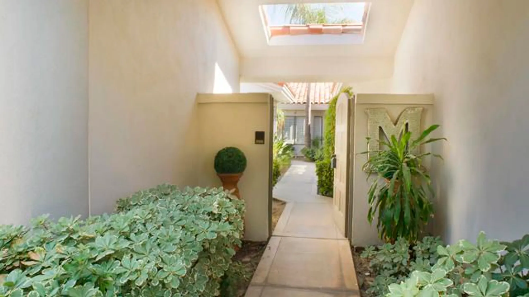 Property Slideshow image 4 of 42 | 54524 inverness way, La Quinta, CA, 92253
