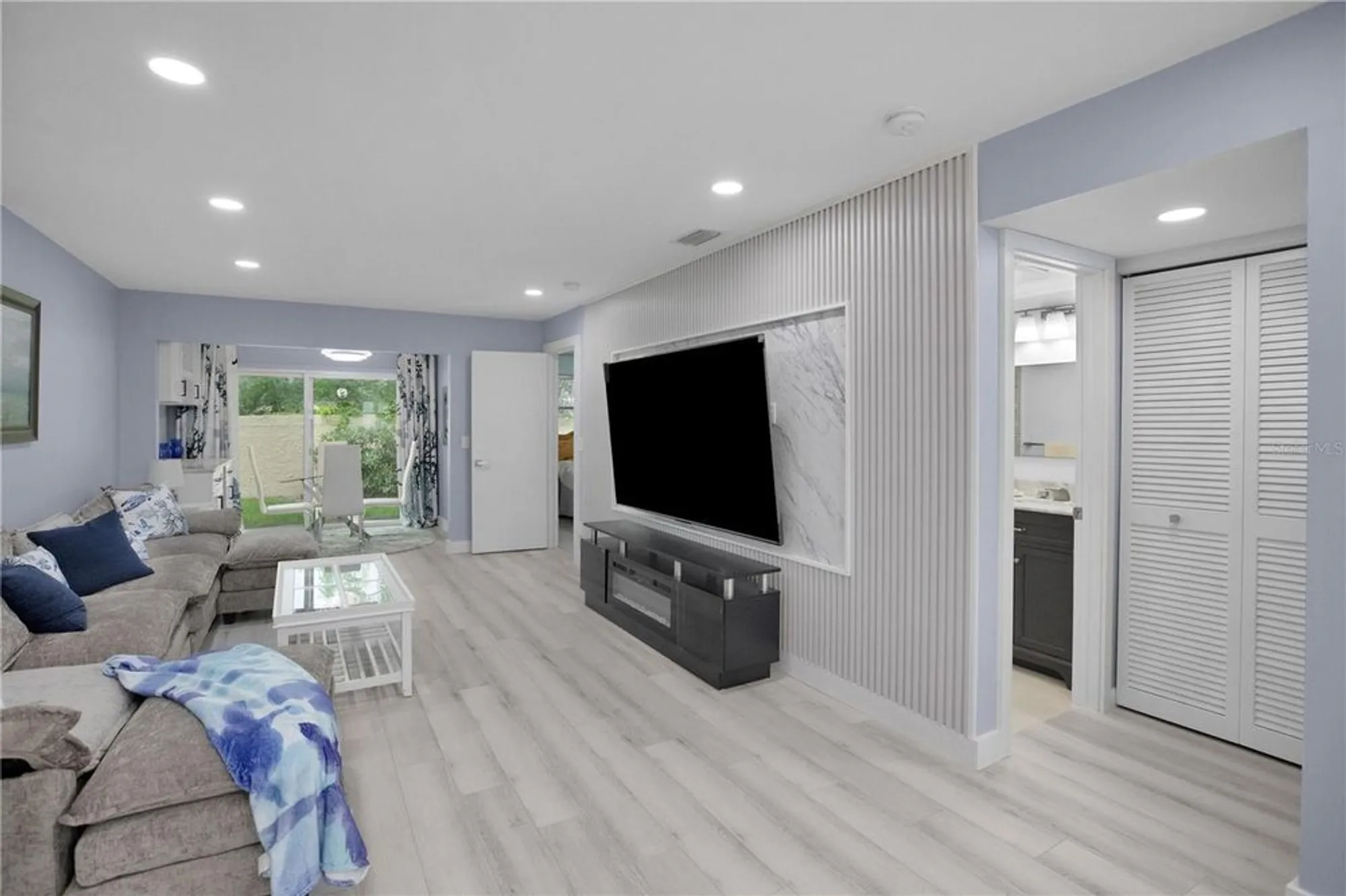 Property Slideshow image 21 of 56 | 1701 pinehurst rd 33e, Dunedin, FL, 34698