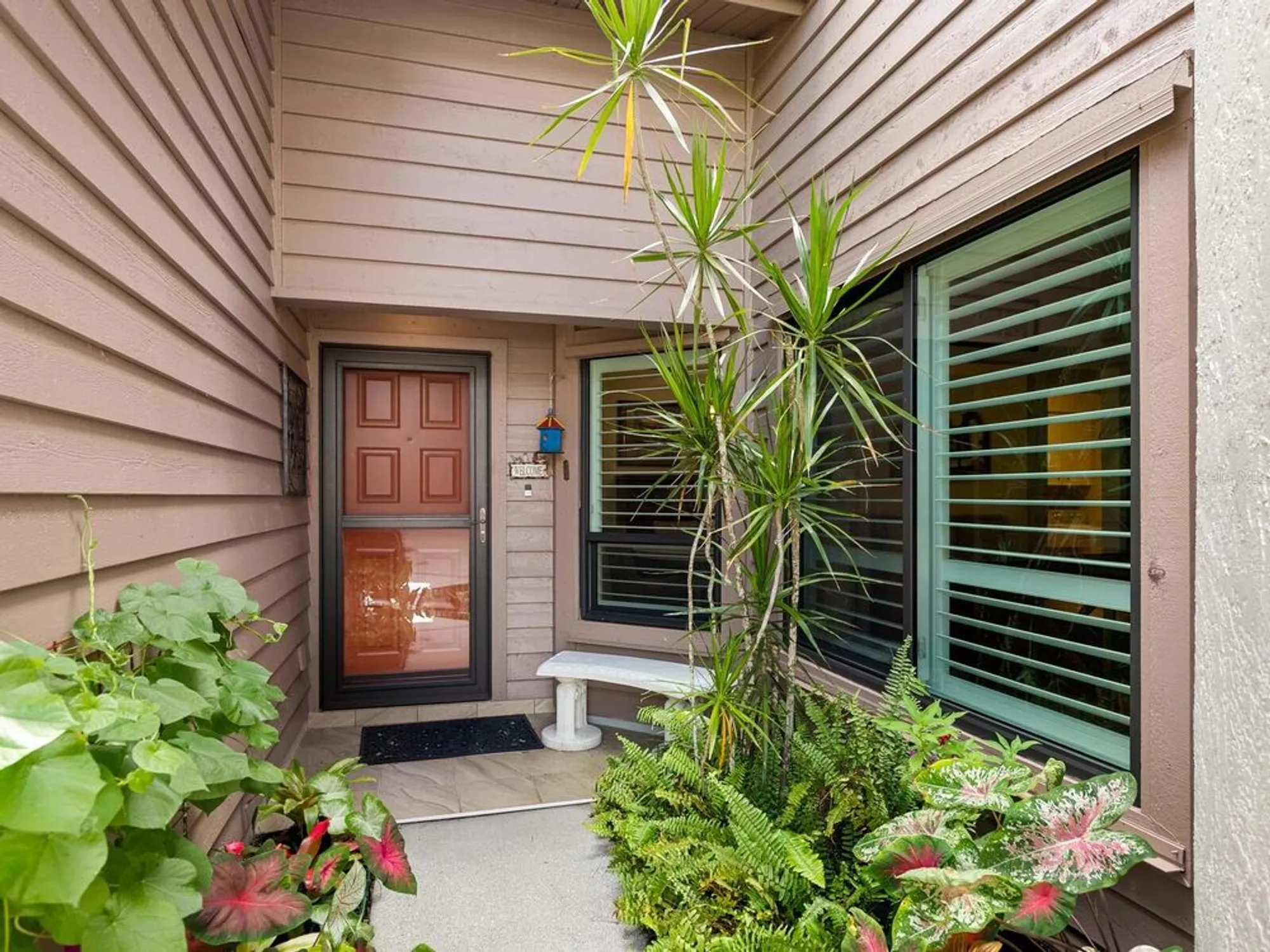 Property Slideshow image 6 of 44 | 4004 wilshire cir 89, Sarasota, FL, 34238