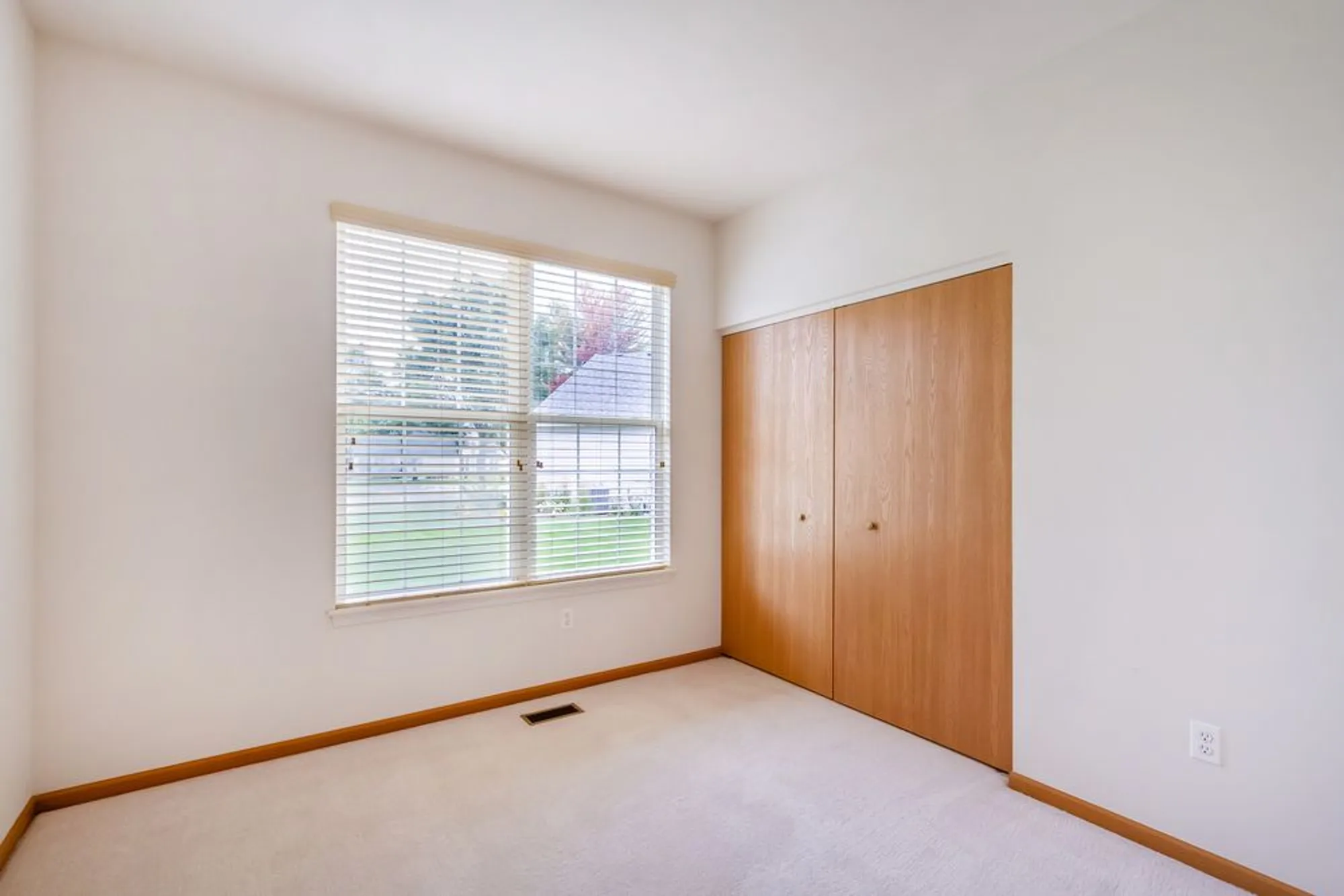 Property Slideshow image 20 of 28 | 1508 w ludington cir, Romeoville, IL, 60446