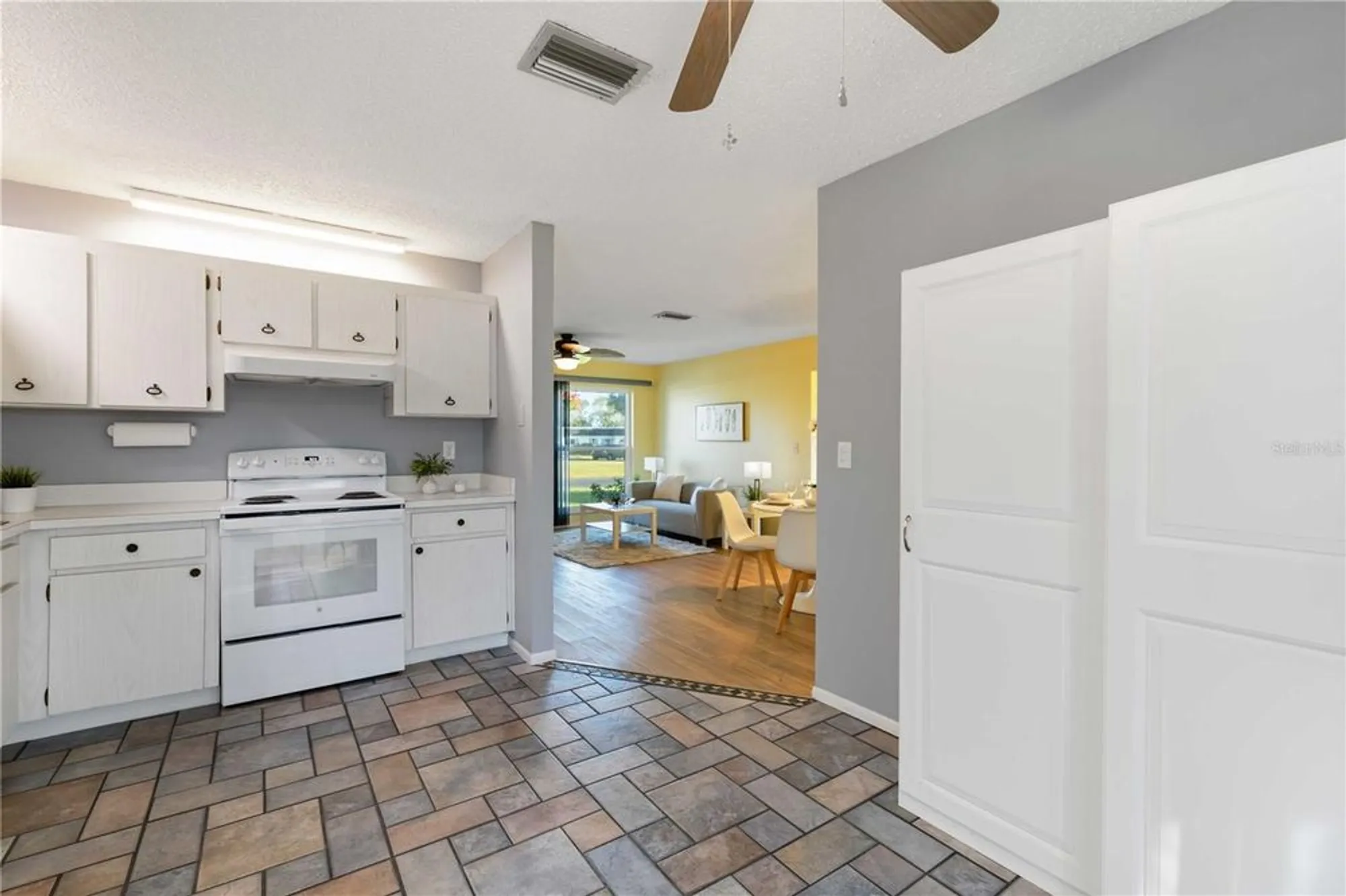 Property Slideshow image 13 of 34 | 4001 38th avenue dr w # 4001, Bradenton, FL, 34205