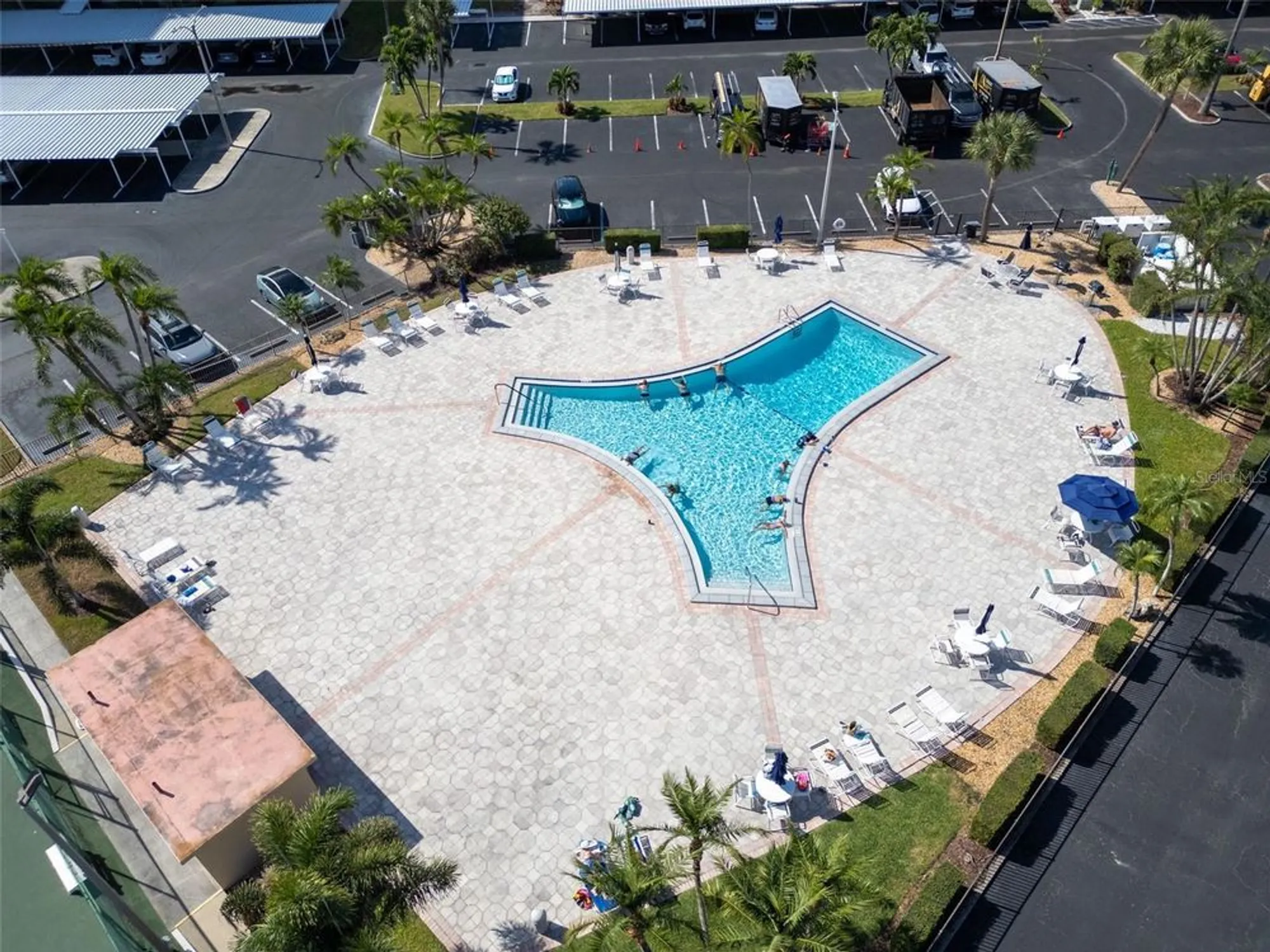 Property Slideshow image 32 of 37 | 7930 sun island dr 104, South Pasadena, FL, 33707