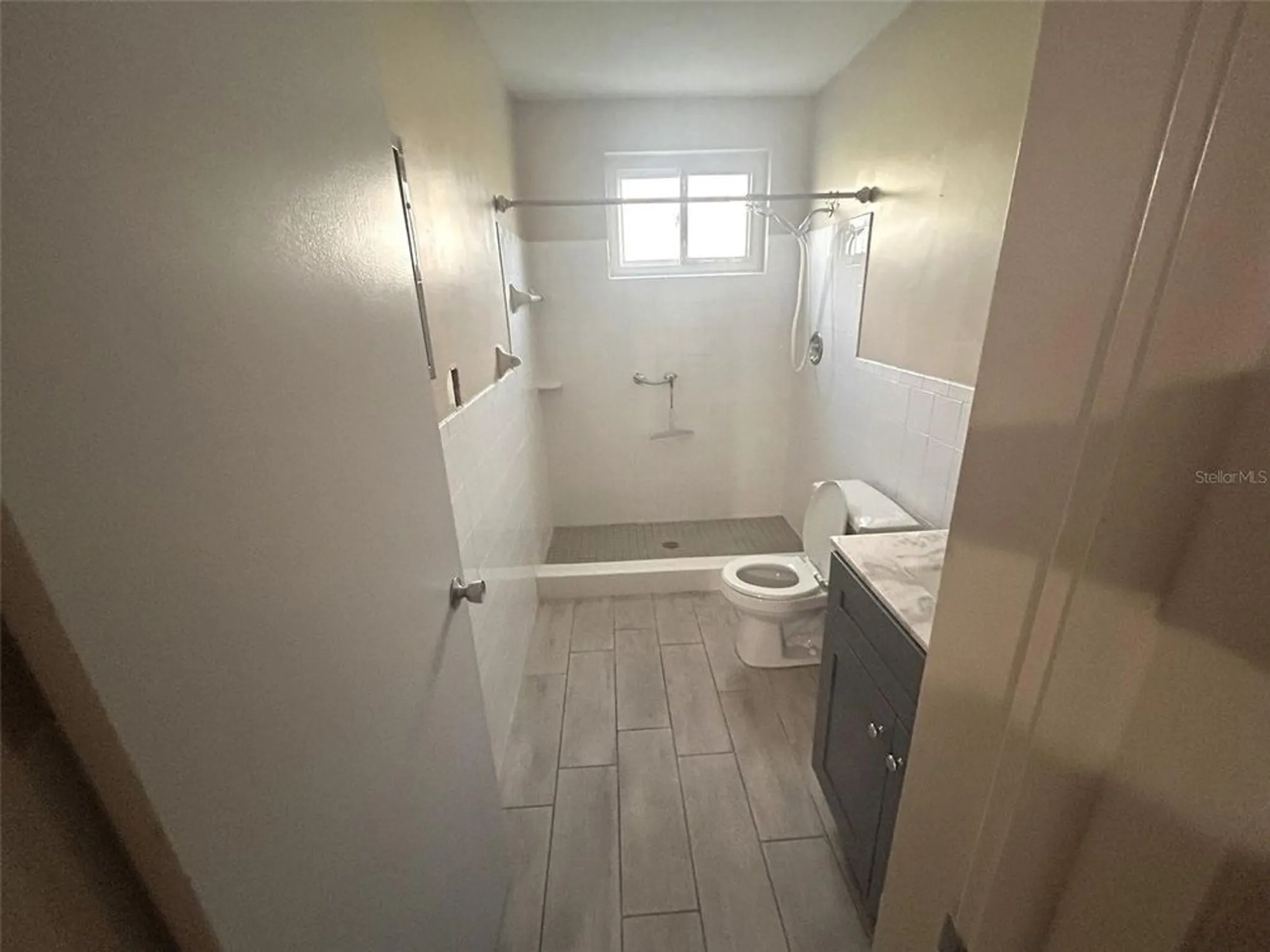 Property Slideshow image 19 of 55 | 2402 ecuadorian way apt 18, Clearwater, FL, 33763