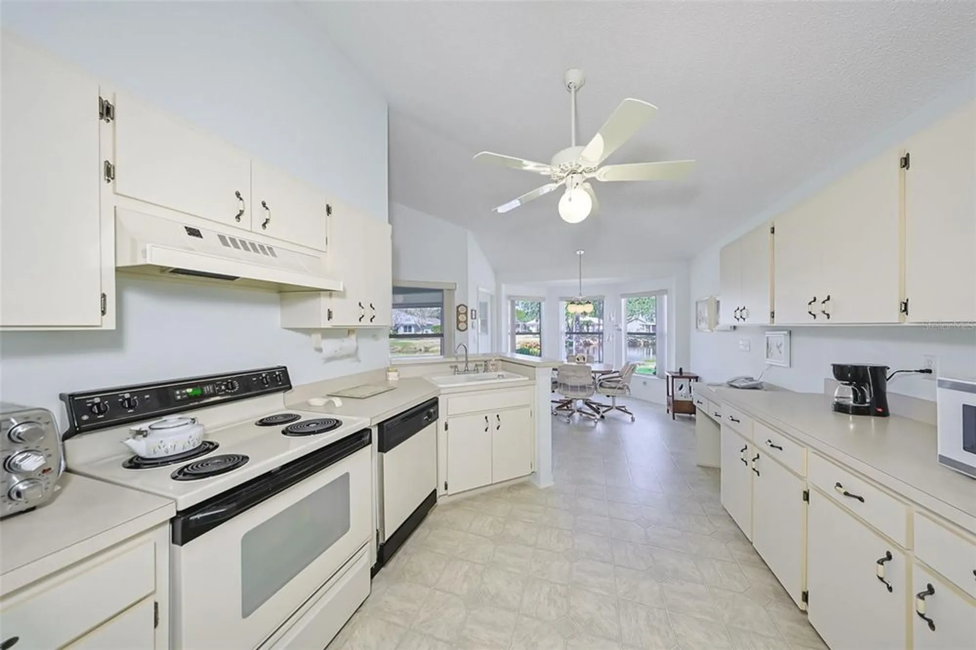 Property Slideshow image 26 of 43 | 1619 brookton green dr, Sun City Center, FL, 33573