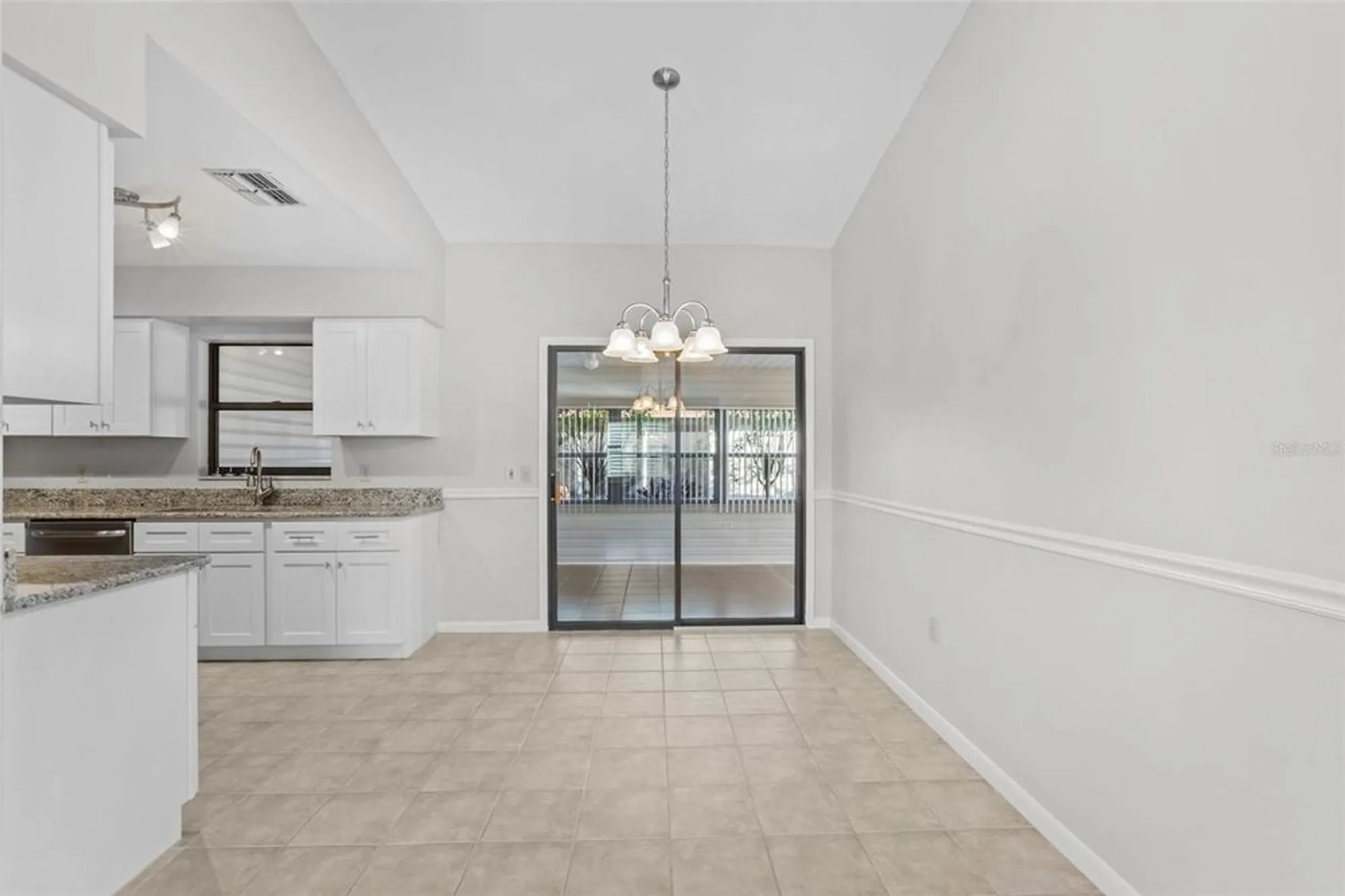 Property Slideshow image 7 of 27 | 4904 goldenview ln, Lakeland, FL, 33811
