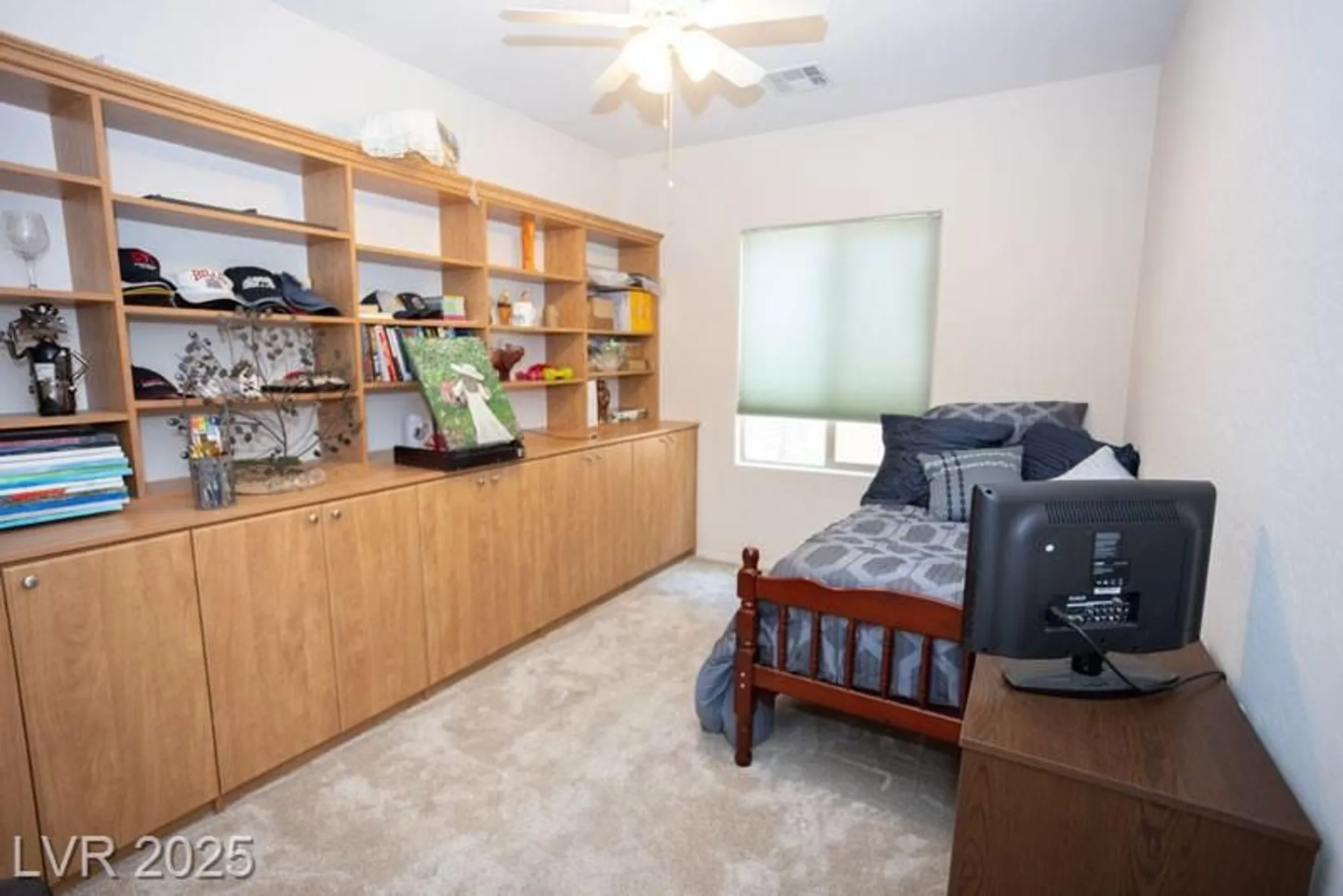 Property Slideshow image 19 of 43 | 5935 saddle horse ave, Las Vegas, NV, 89122