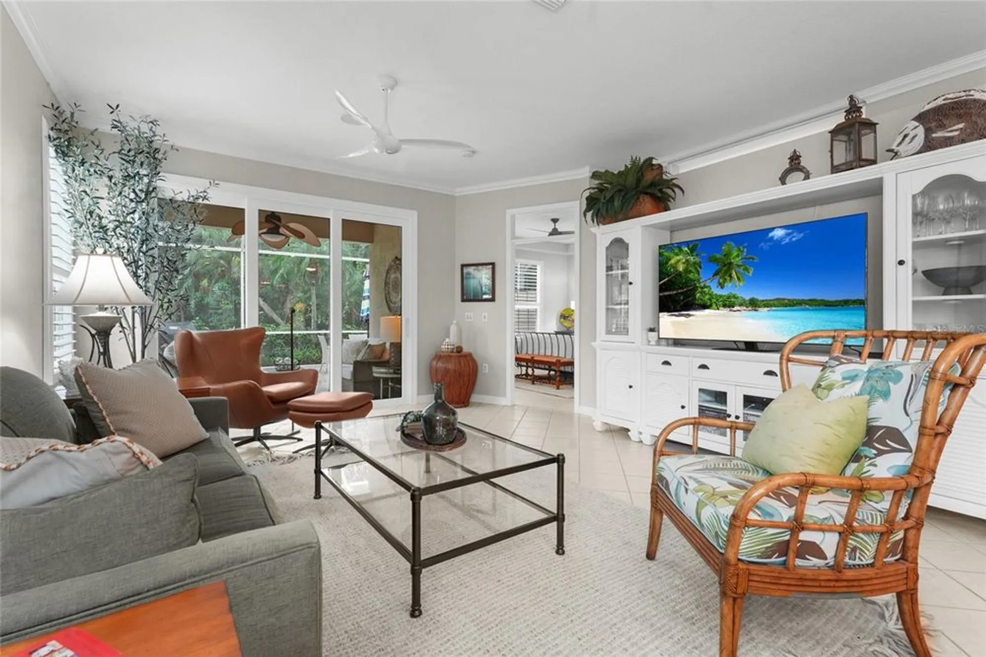 Property Slideshow image 13 of 54 | 4840 lakescene pl, Sarasota, FL, 34243